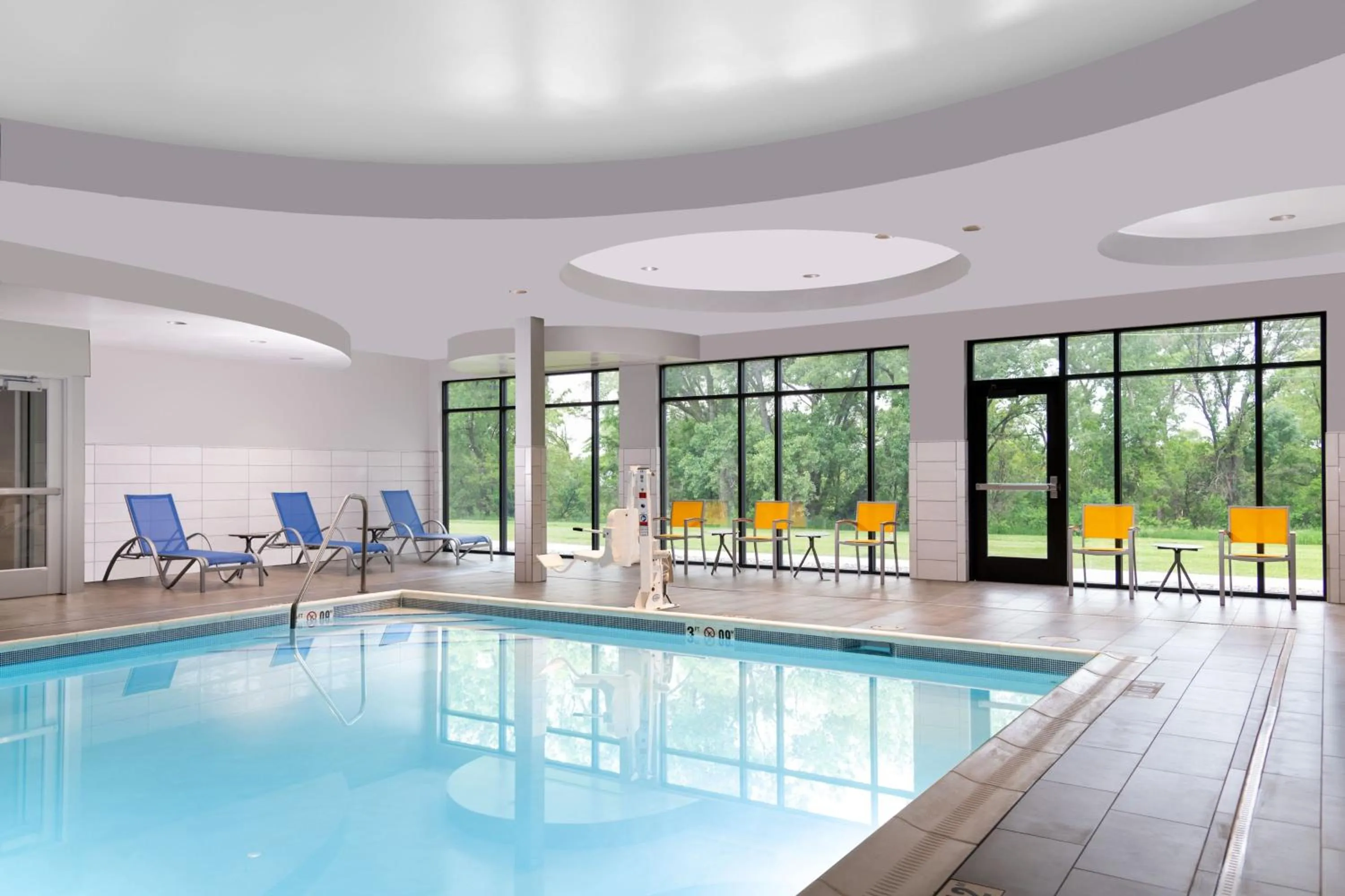 Swimming pool in TownePlace Suites by Marriott Norfolk