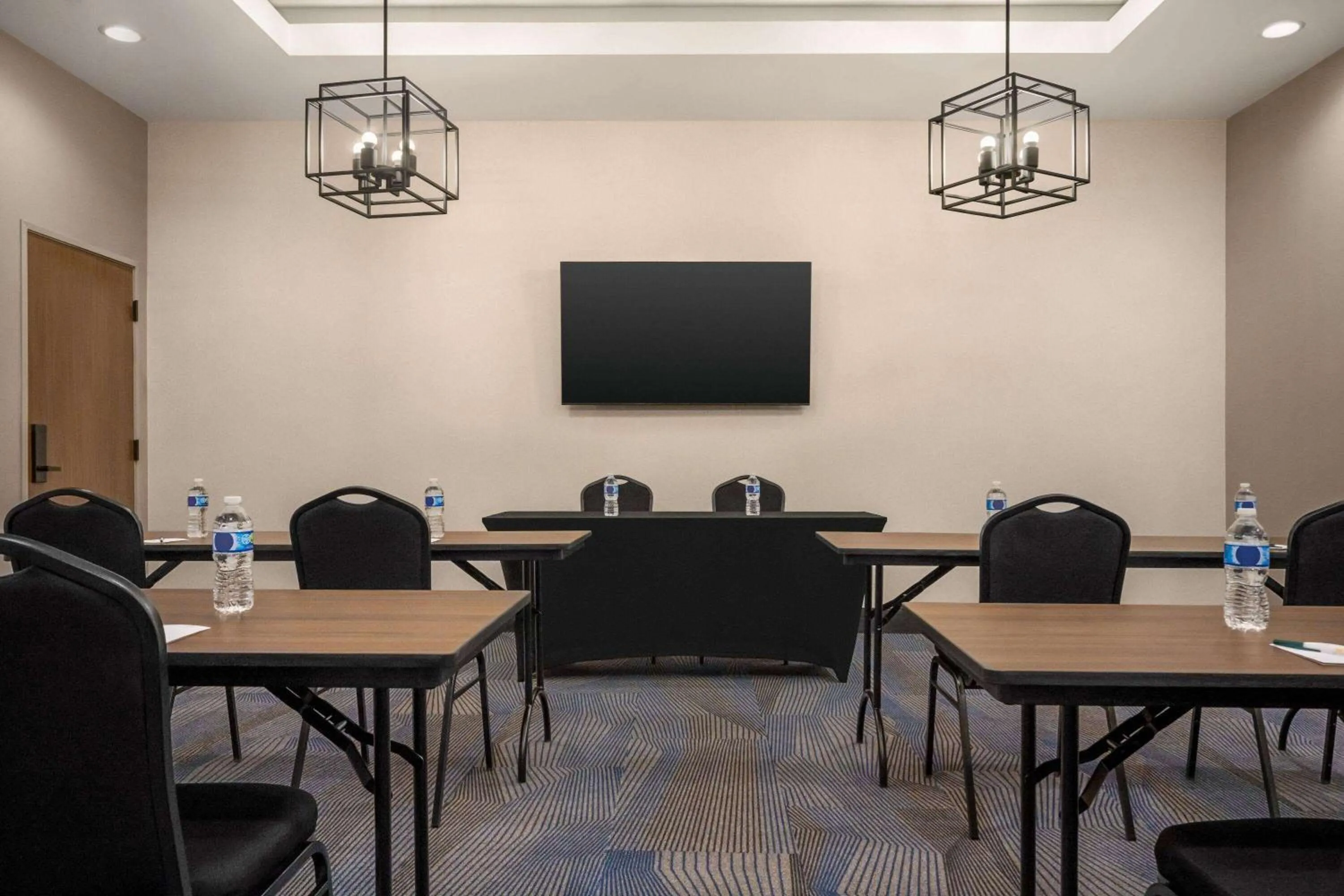 Meeting/conference room in Hawthorn Extended Stay by Wyndham Del Rio