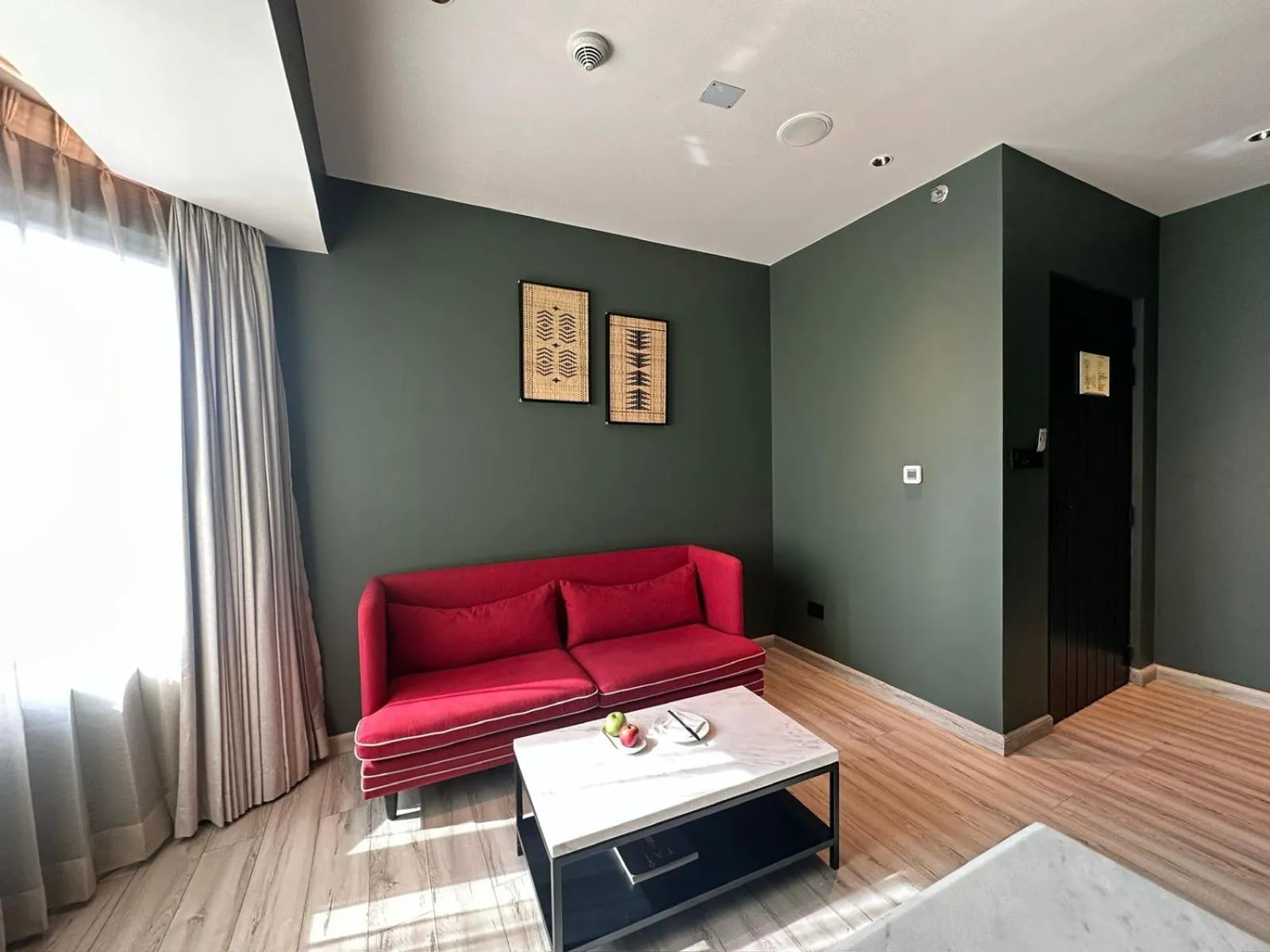 Seating area, Bed in Vivanta Meghalaya Shillong