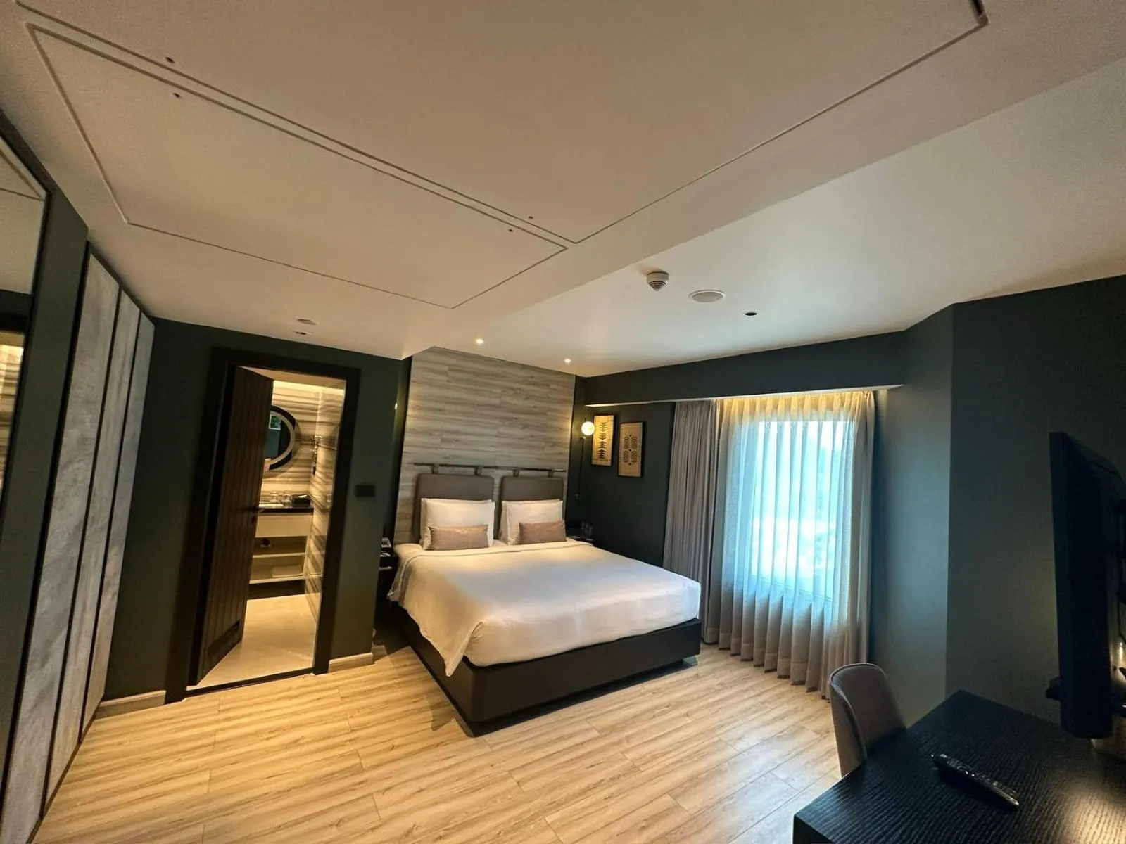 Bedroom, Bed in Vivanta Meghalaya Shillong