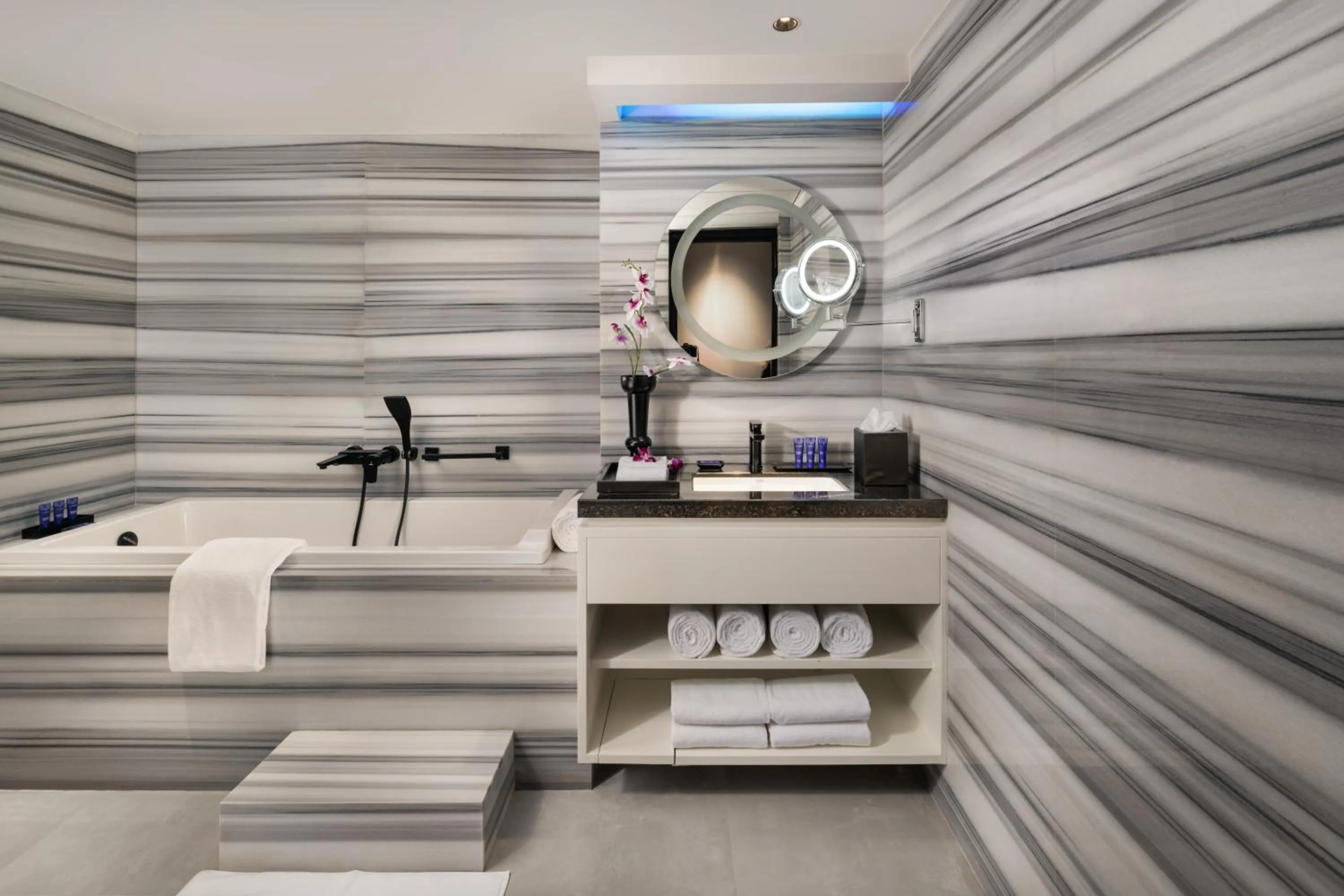 Shower in Vivanta Meghalaya Shillong