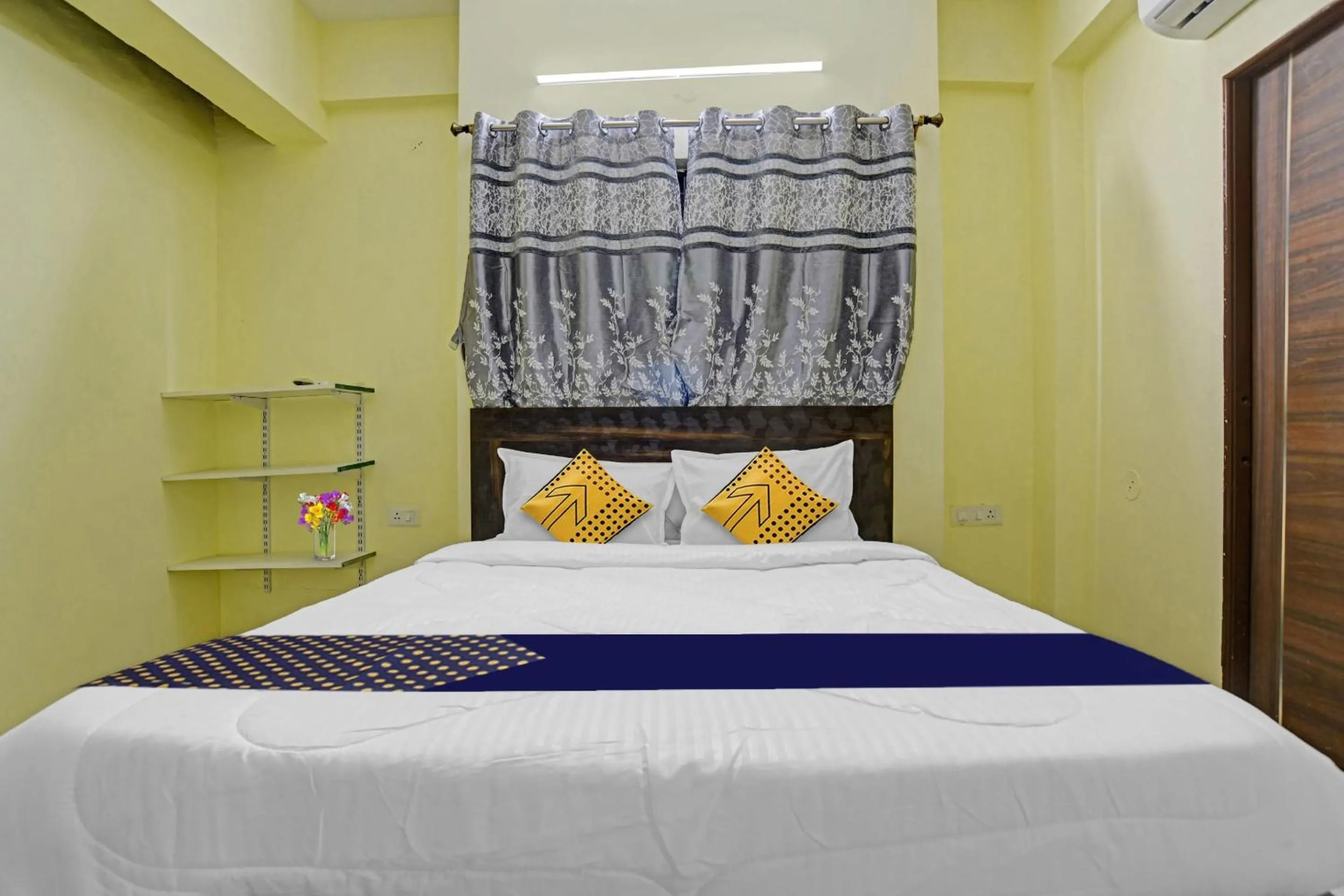 Bedroom, Bed in Hotel O Trinity Inn