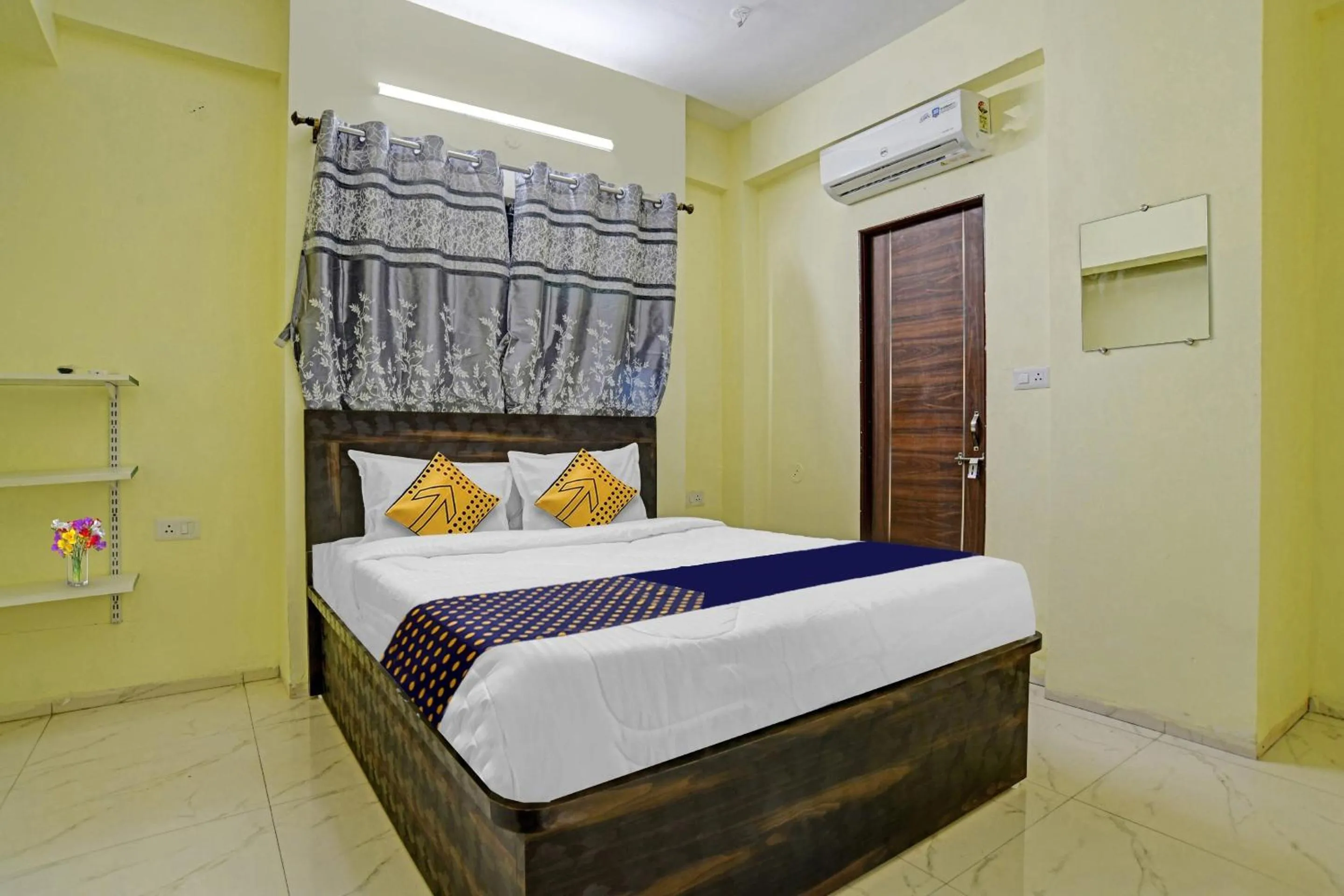 Bedroom, Bed in Hotel O Trinity Inn