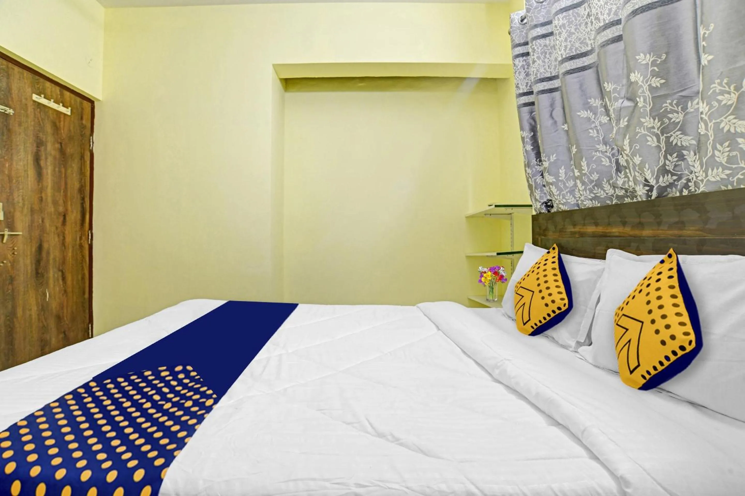 Bedroom, Bed in Hotel O Trinity Inn