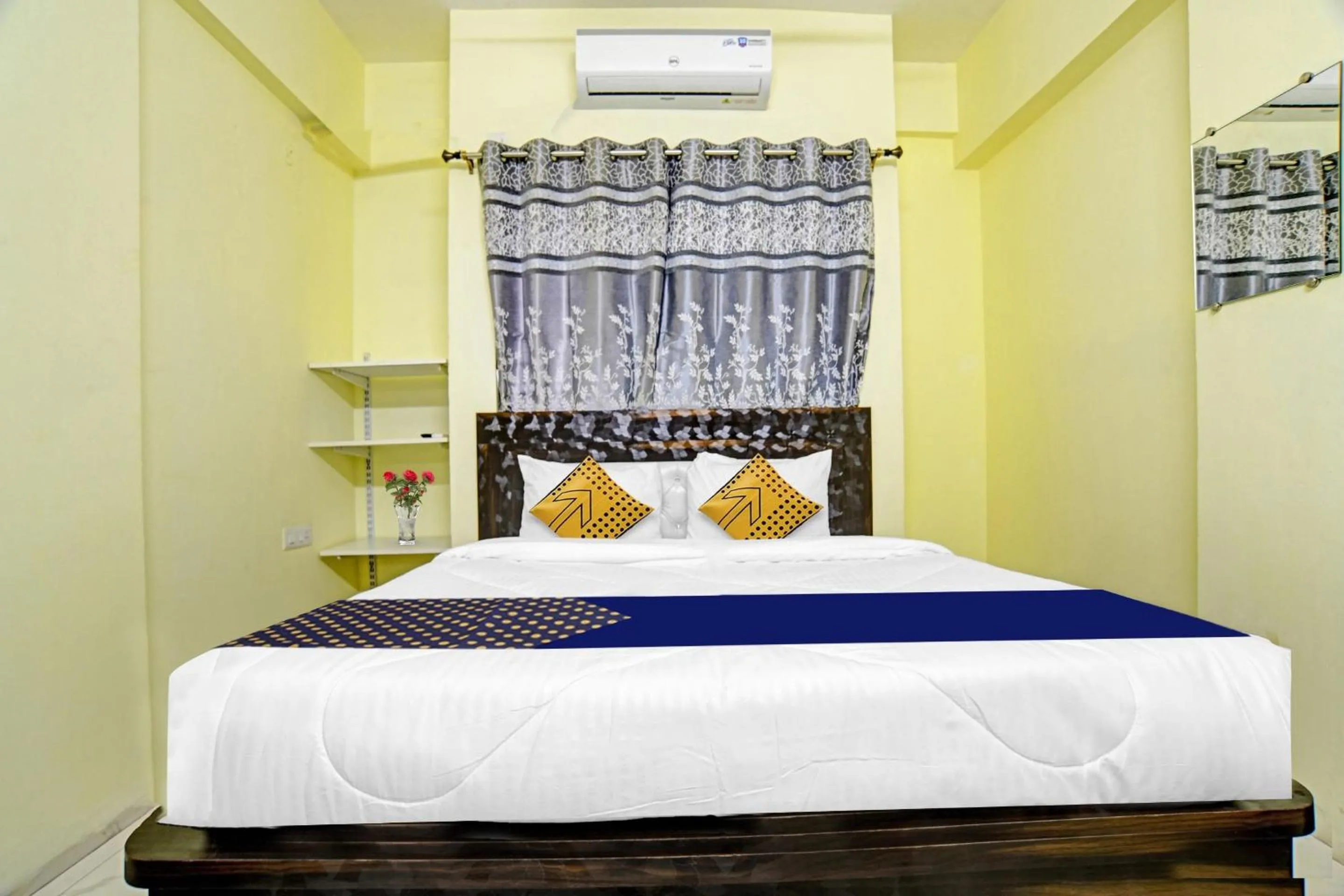 Bedroom, Bed in Hotel O Trinity Inn