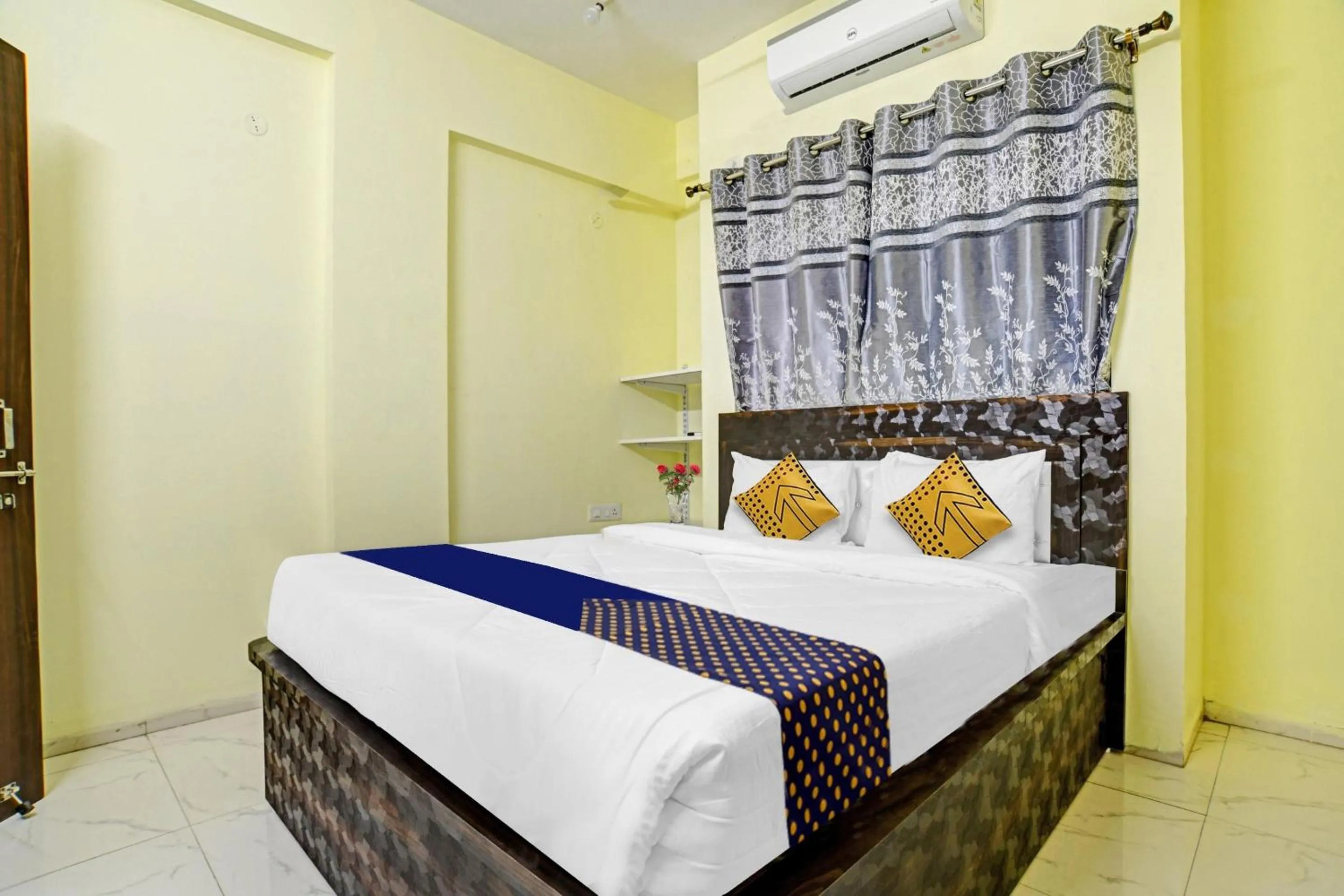 Bedroom, Bed in Hotel O Trinity Inn