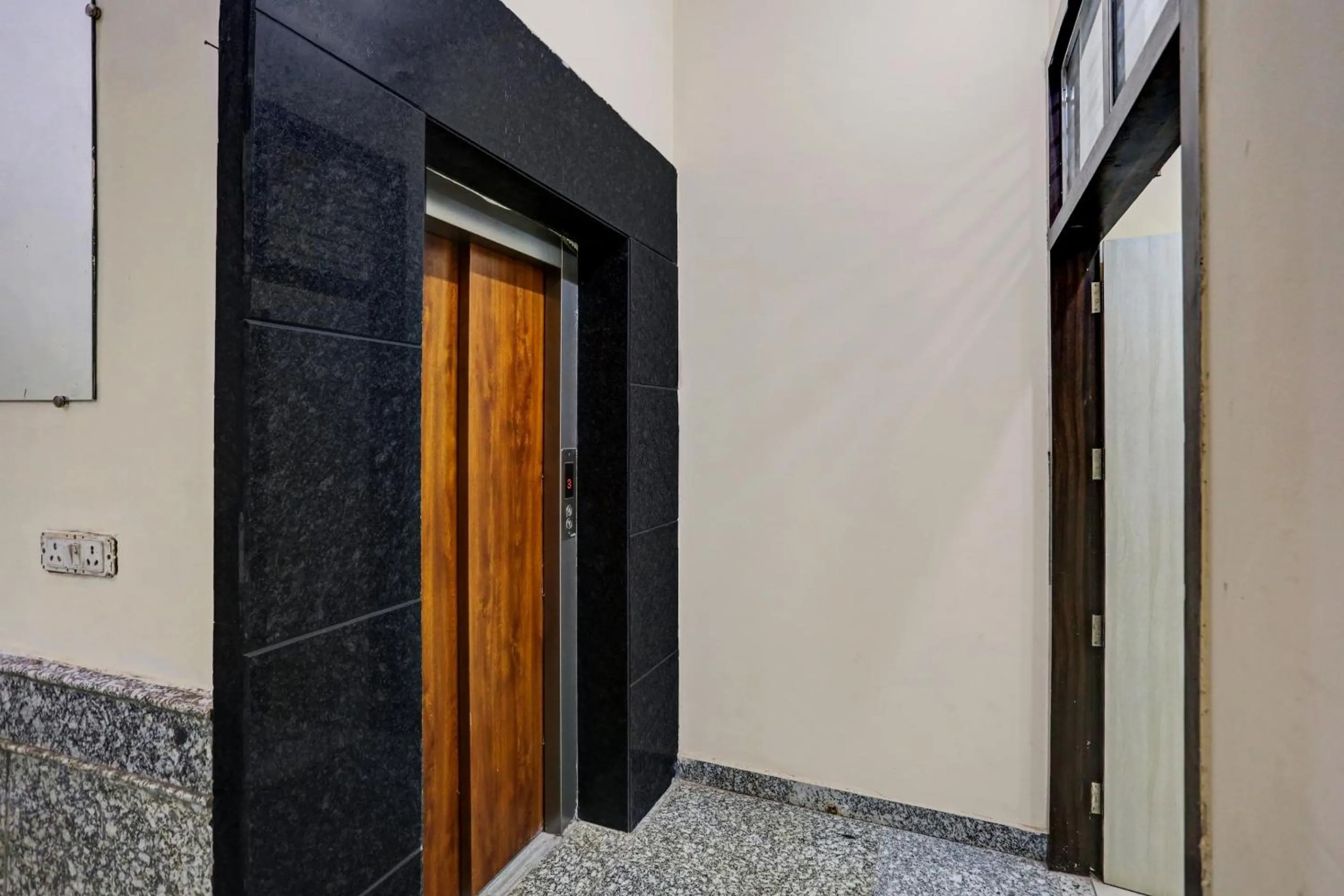 Facade/entrance in Collection O Metro View Ashok Vihar Near Shalimar Bagh Metro Station