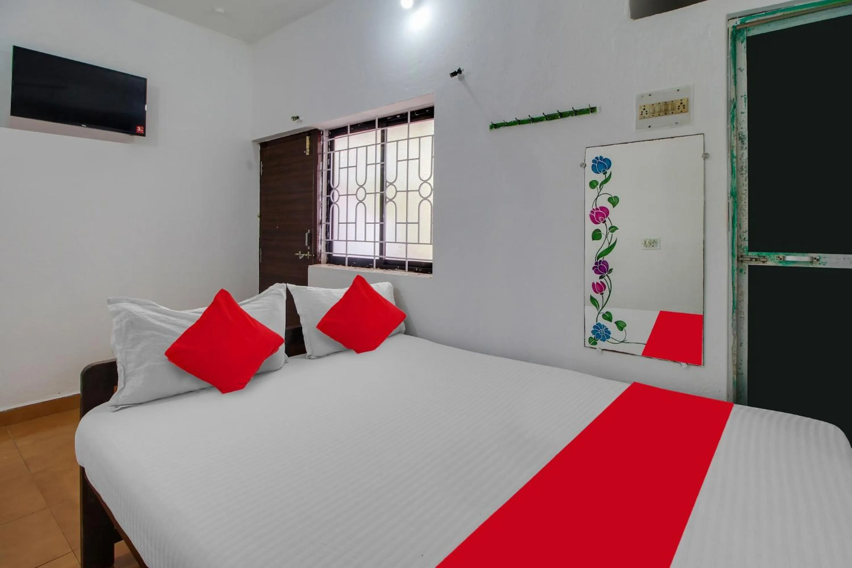 Bedroom, Bed in Hotel O K S Inn Hotel