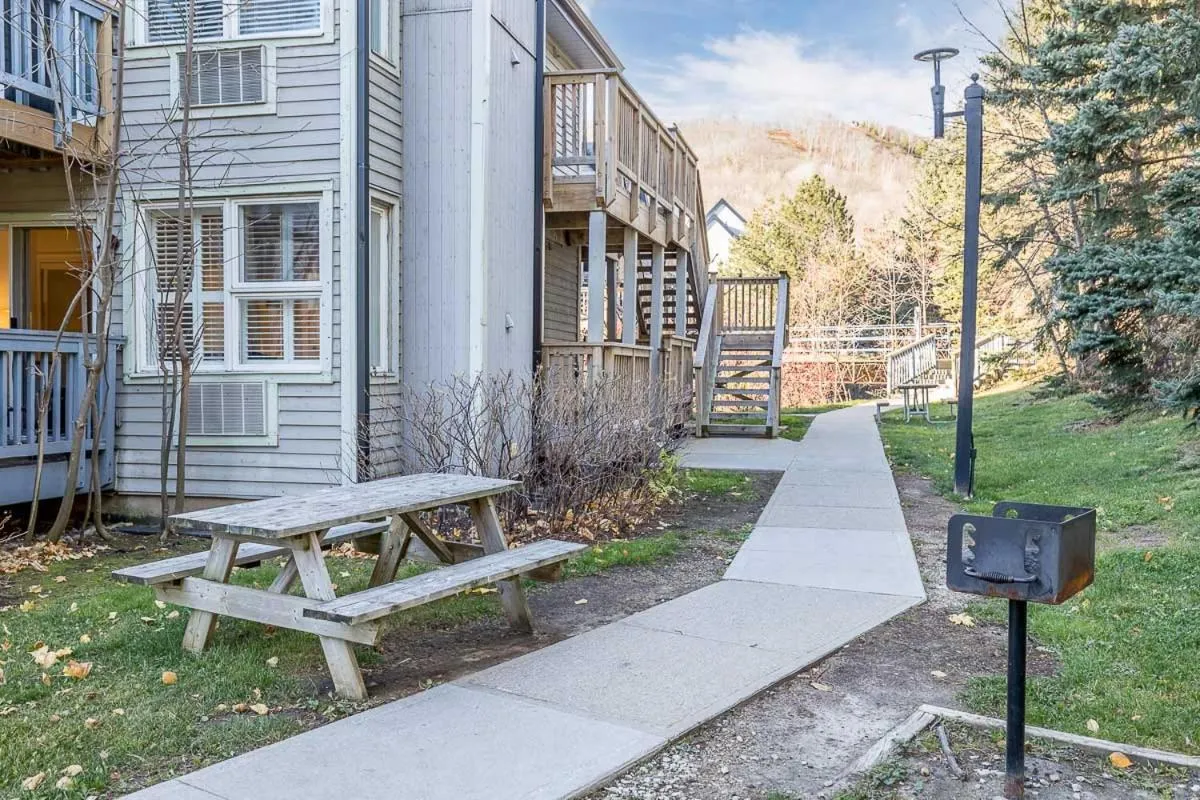 Other in Slope-side Studio Bliss Ski-in Ski-out, Renovated At Blue, Hot Tub, Fast Wi-Fi