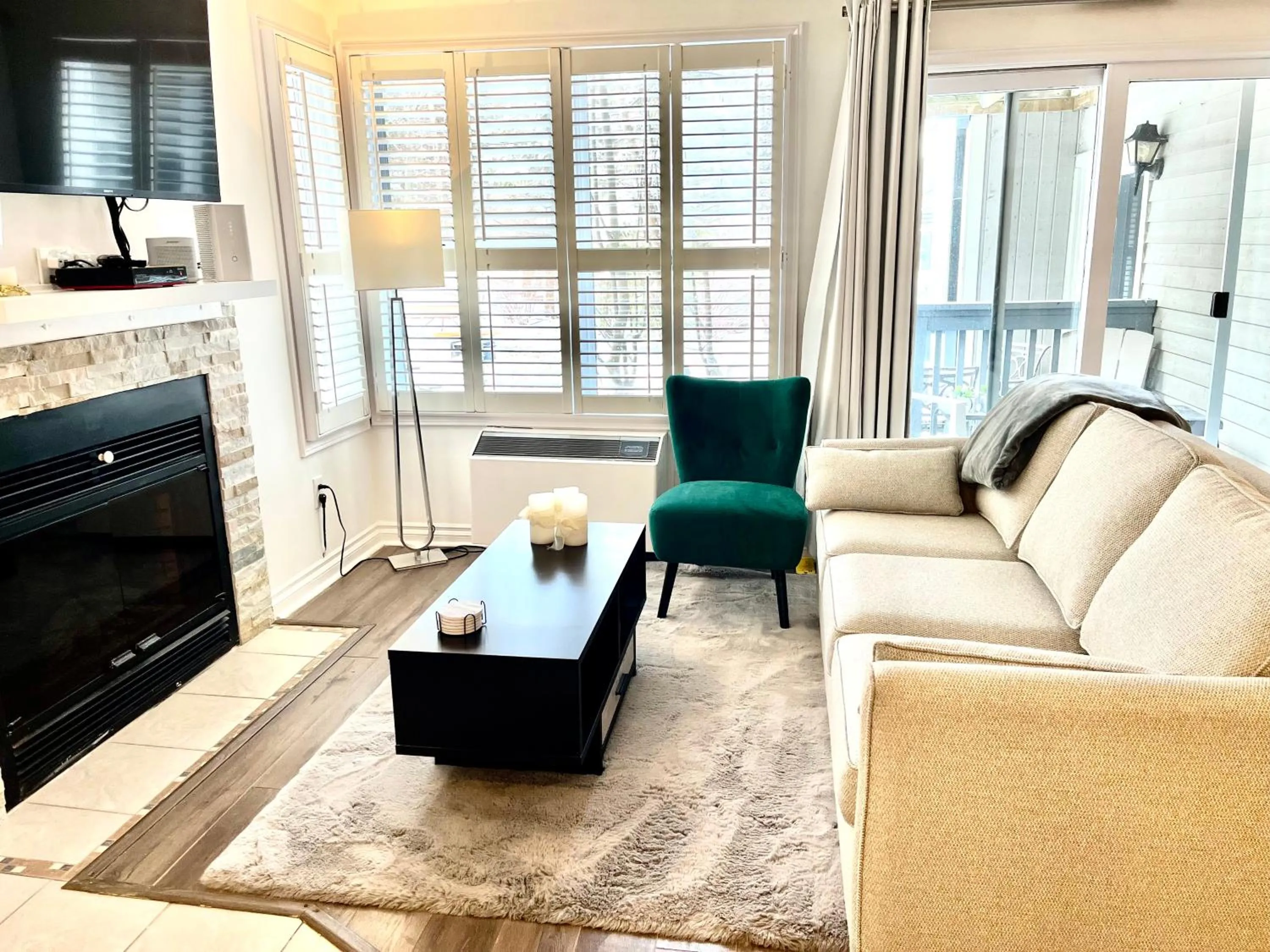 Slope-side Studio Bliss Ski-in Ski-out, Renovated At Blue, Hot Tub, Fast Wi-Fi