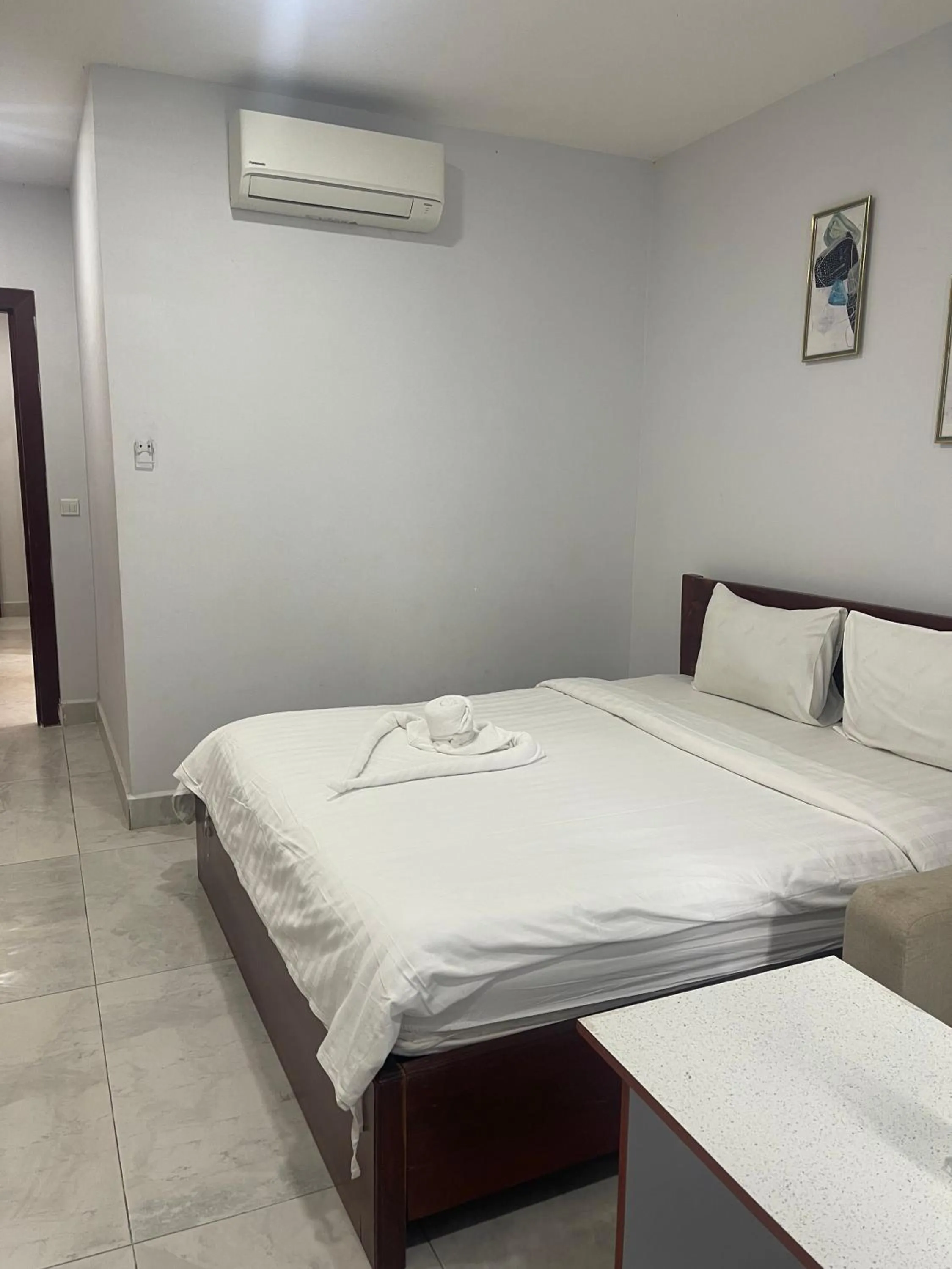 Bedroom, Bed in Residence 110 (Hotel and Apartments)