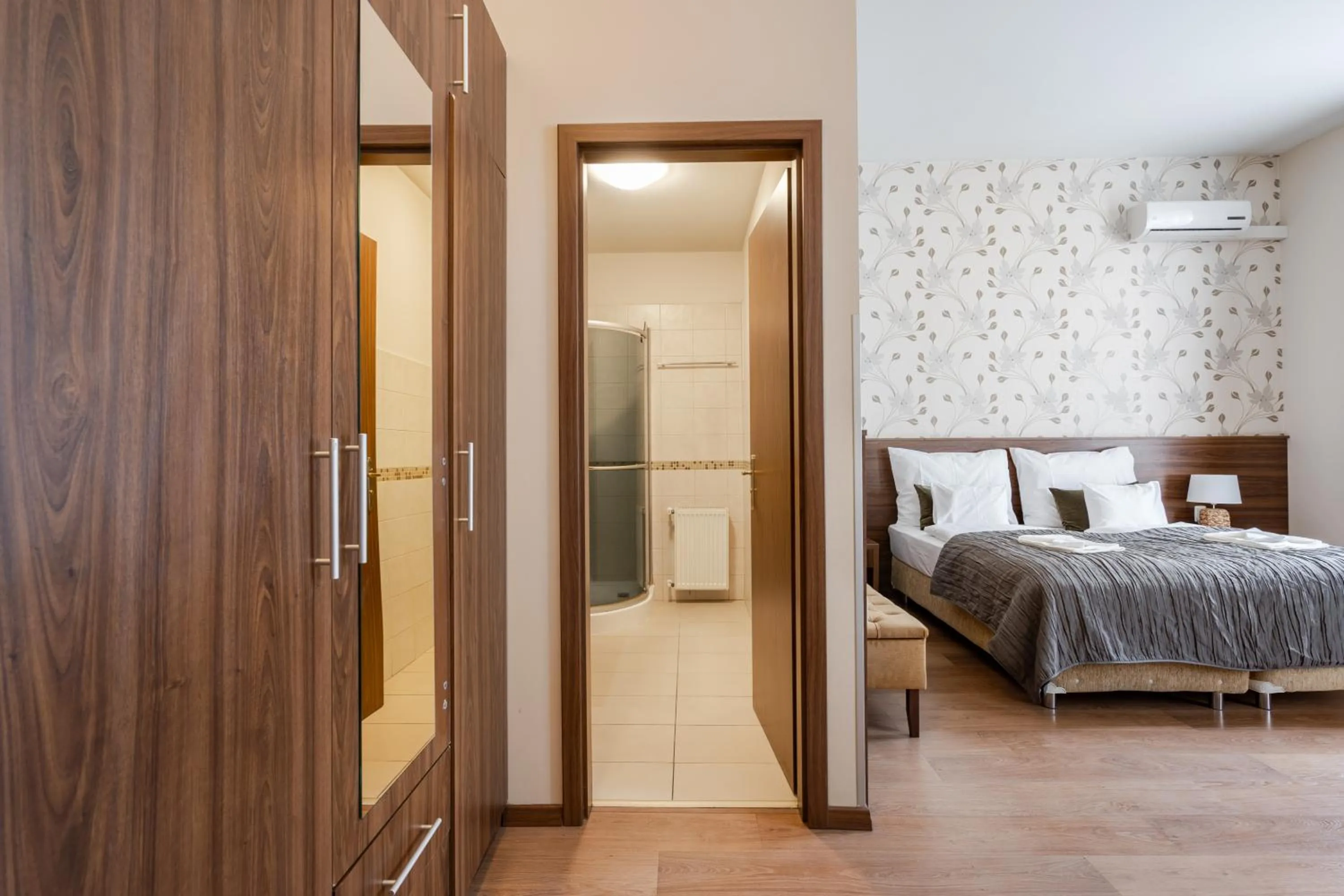 Bed in Elit Boutique Rooms- Best Location by BQA