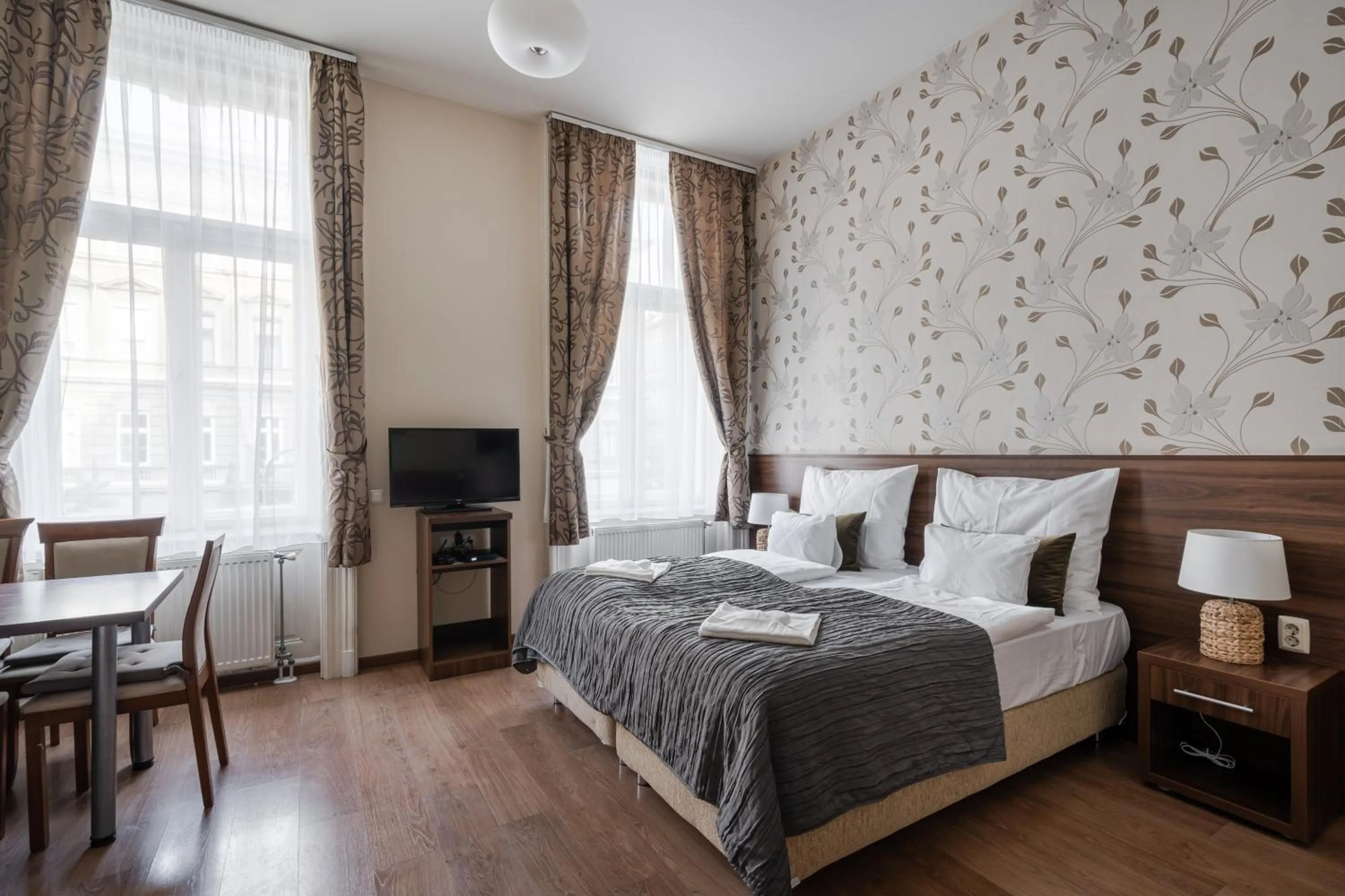 Bed in Elit Boutique Rooms- Best Location by BQA