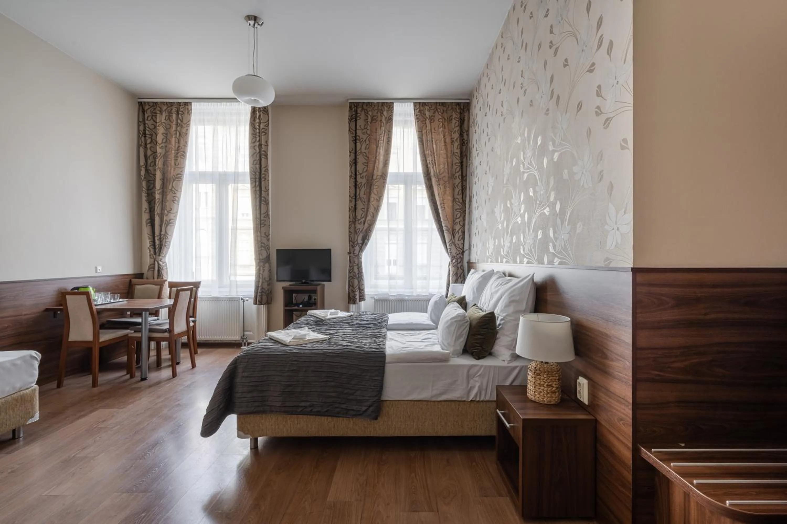 Bed in Elit Boutique Rooms- Best Location by BQA