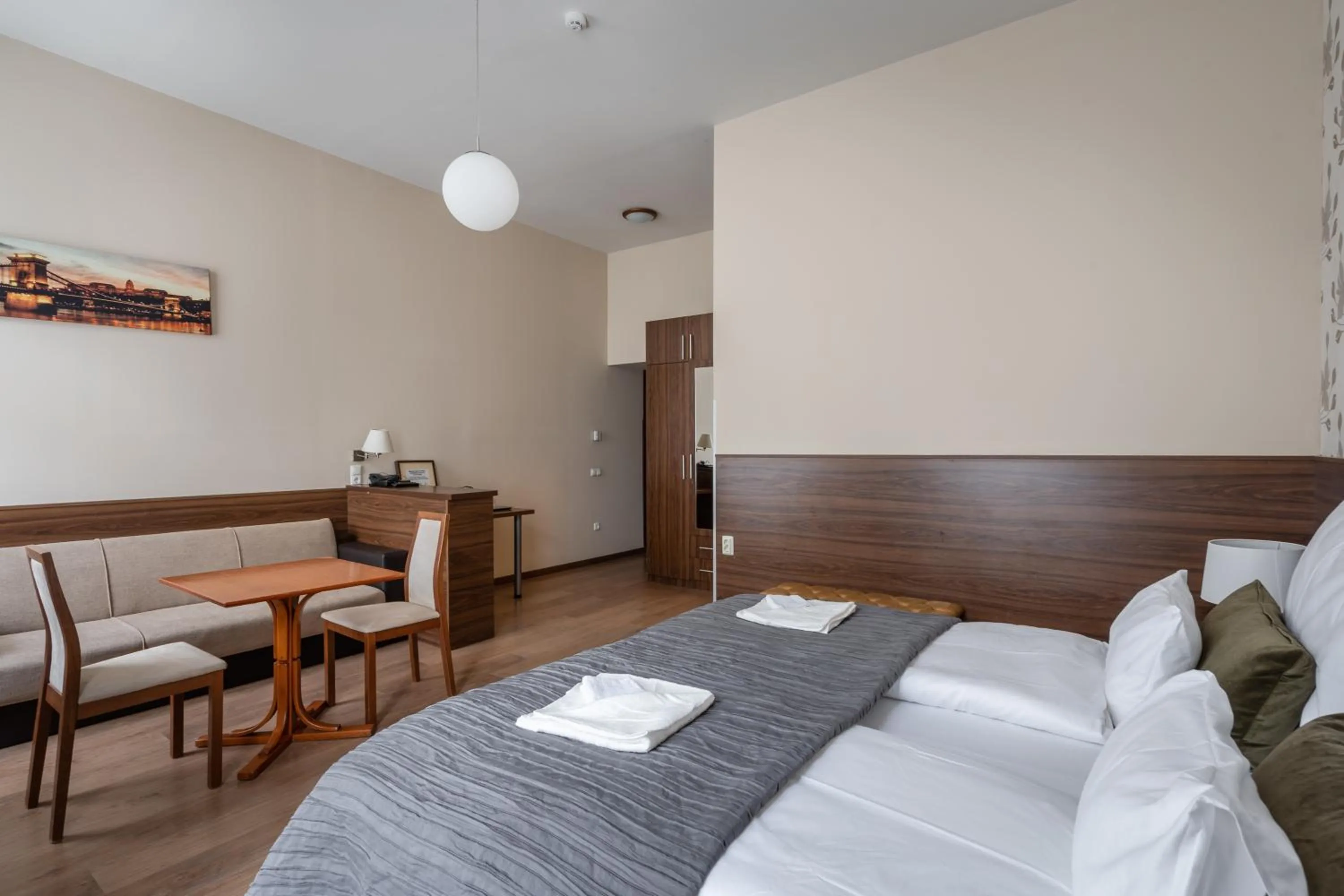 Bed in Elit Boutique Rooms- Best Location by BQA