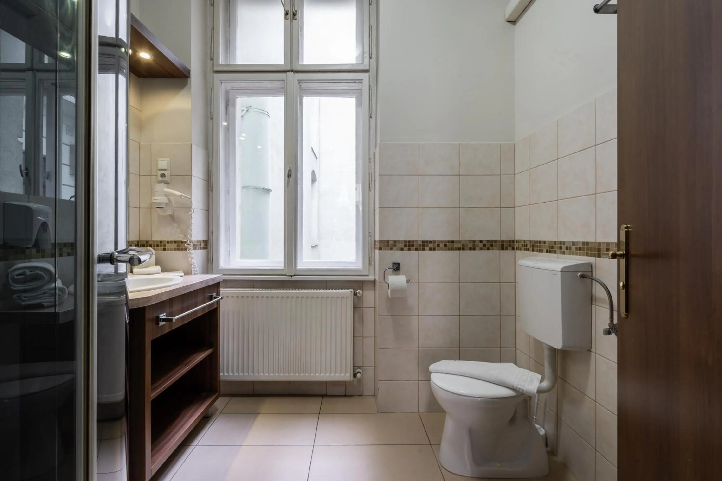 Shower in Elit Boutique Rooms- Best Location by BQA