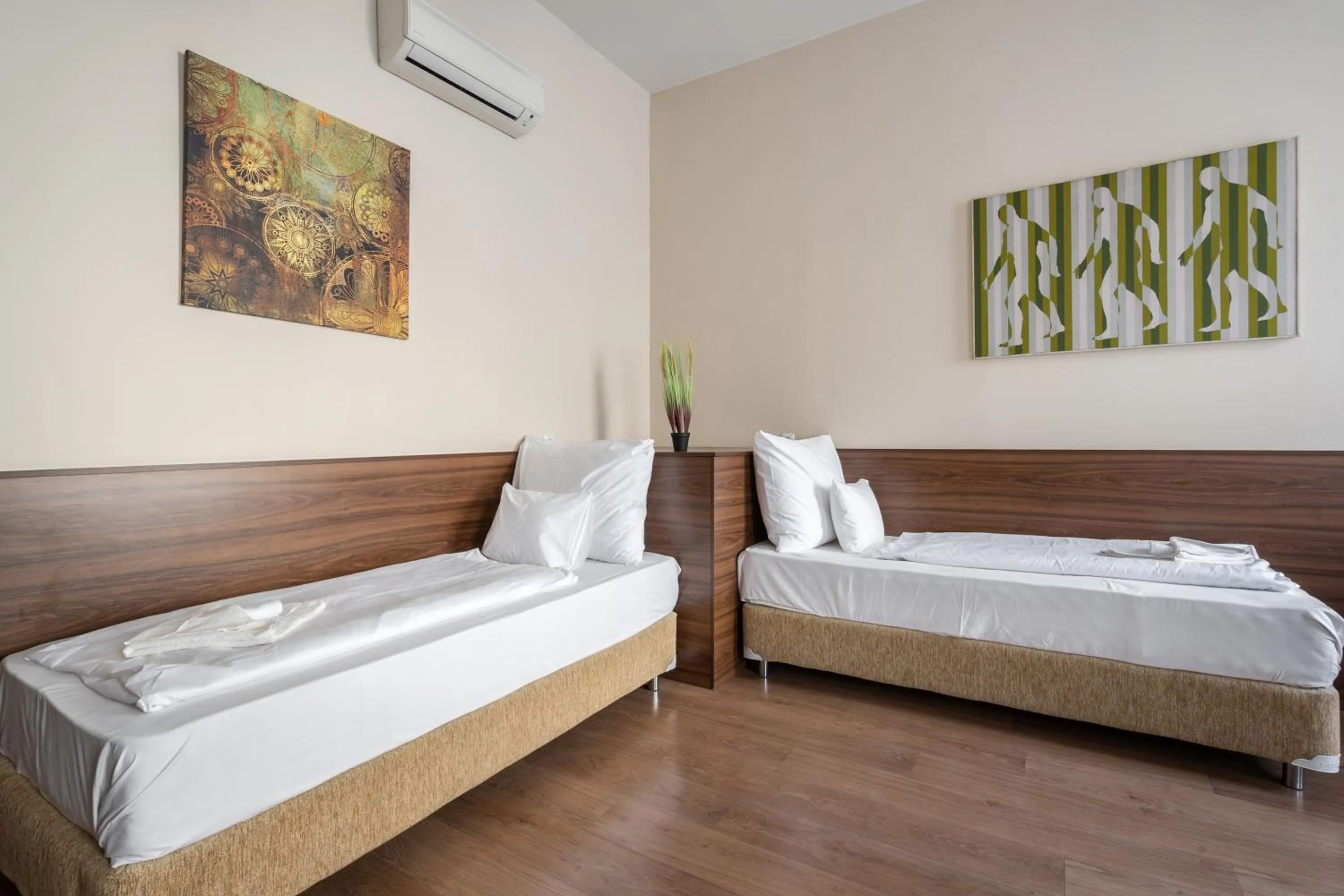 Bed in Elit Boutique Rooms- Best Location by BQA