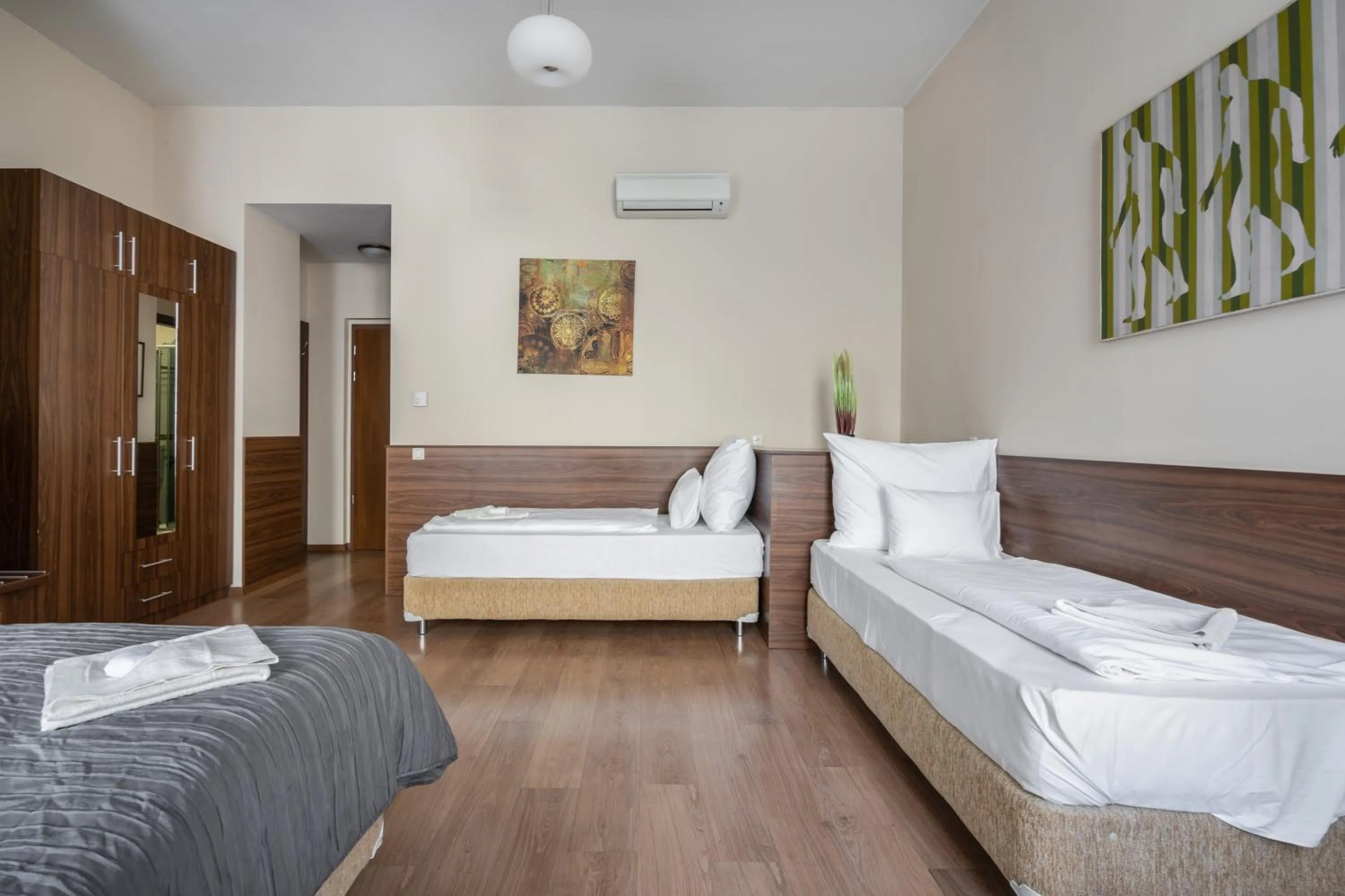 Bed in Elit Boutique Rooms- Best Location by BQA