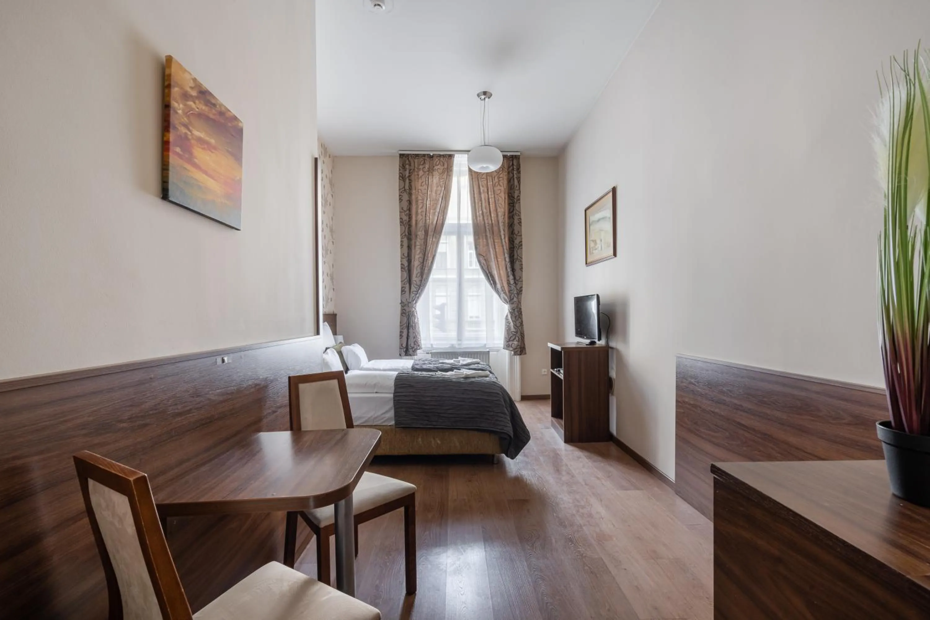 Bed in Elit Boutique Rooms- Best Location by BQA