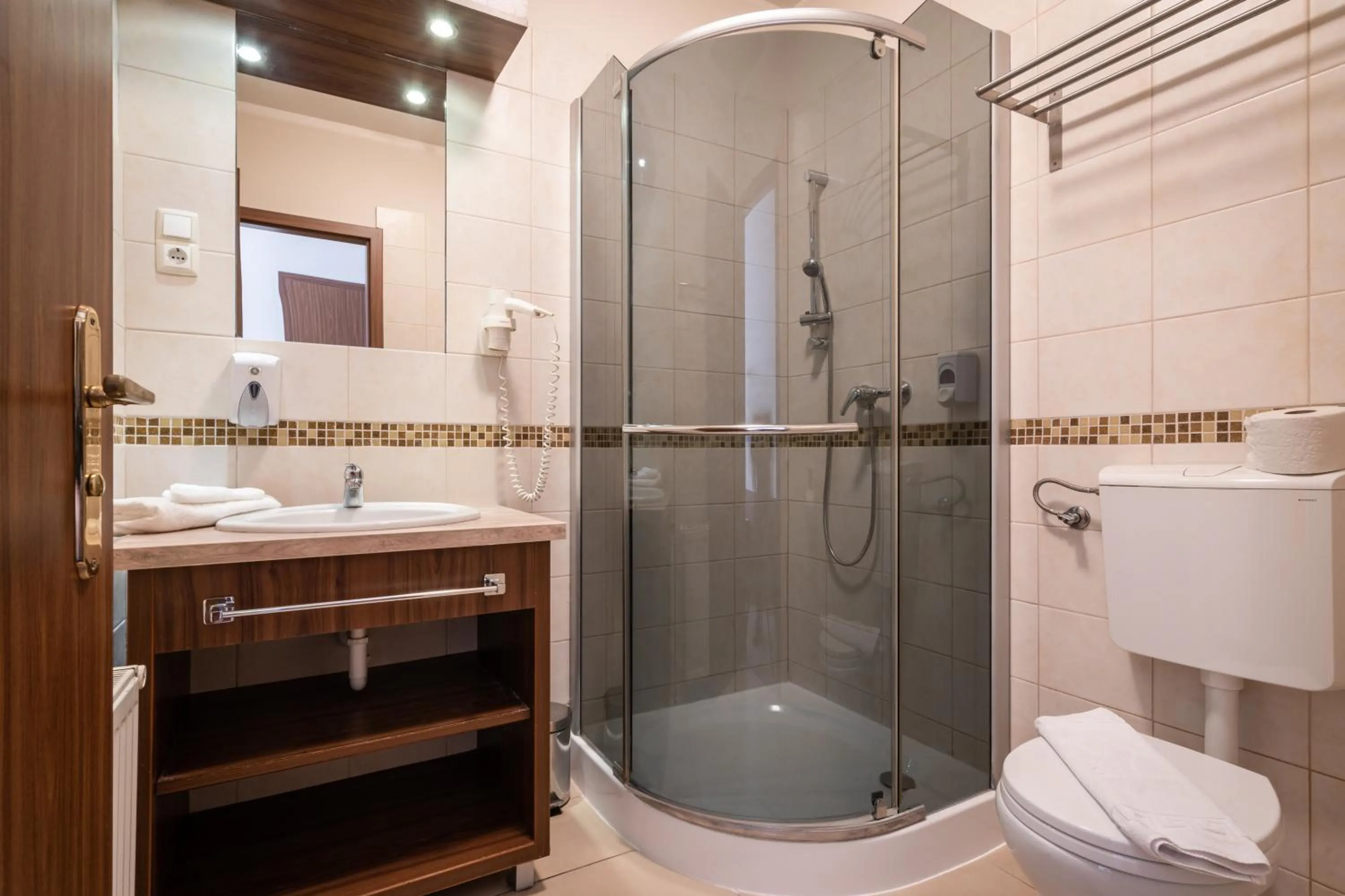 Shower in Elit Boutique Rooms- Best Location by BQA