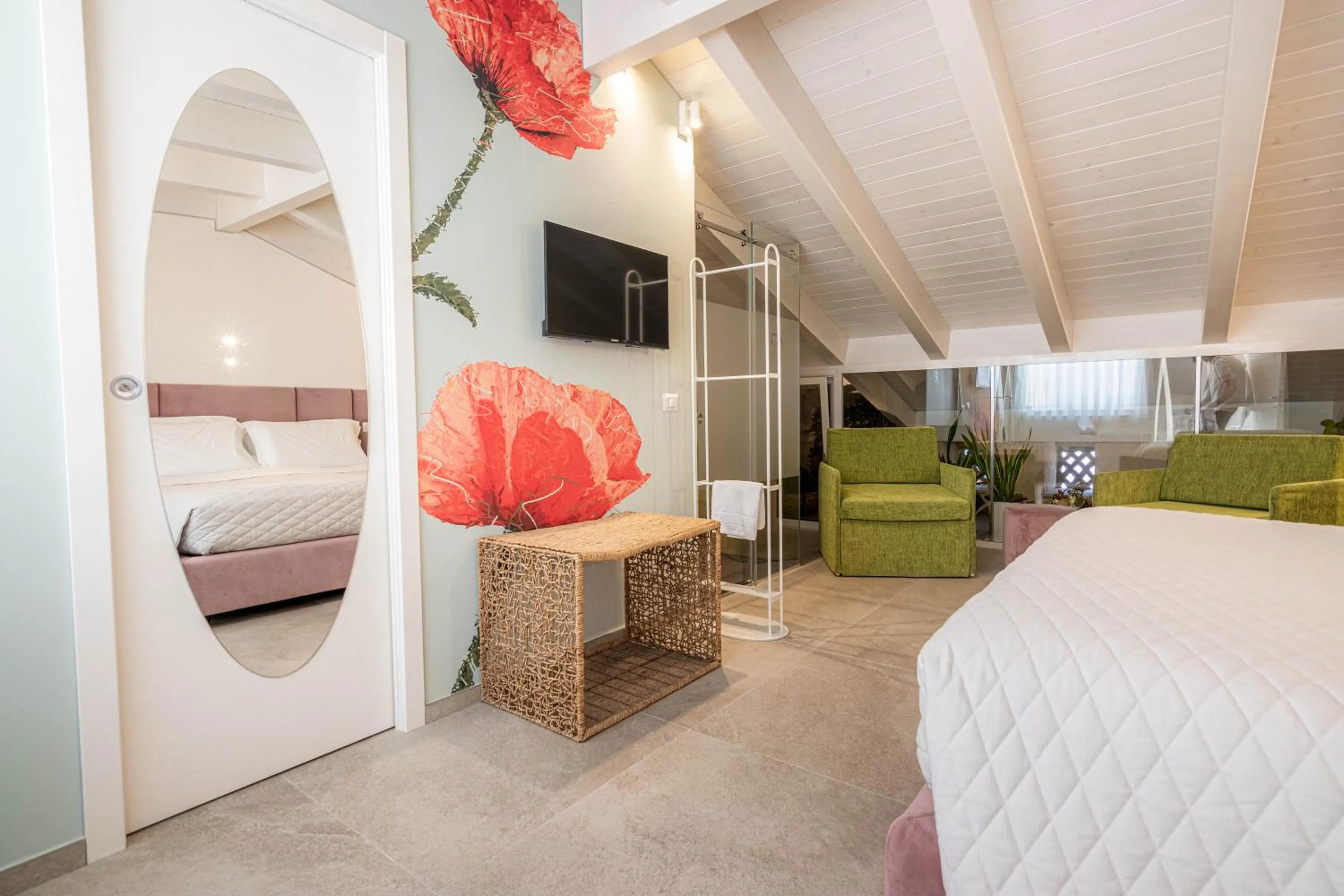 TV and multimedia, Bed in Profumi di Primavera Luxury Rooms & Suite