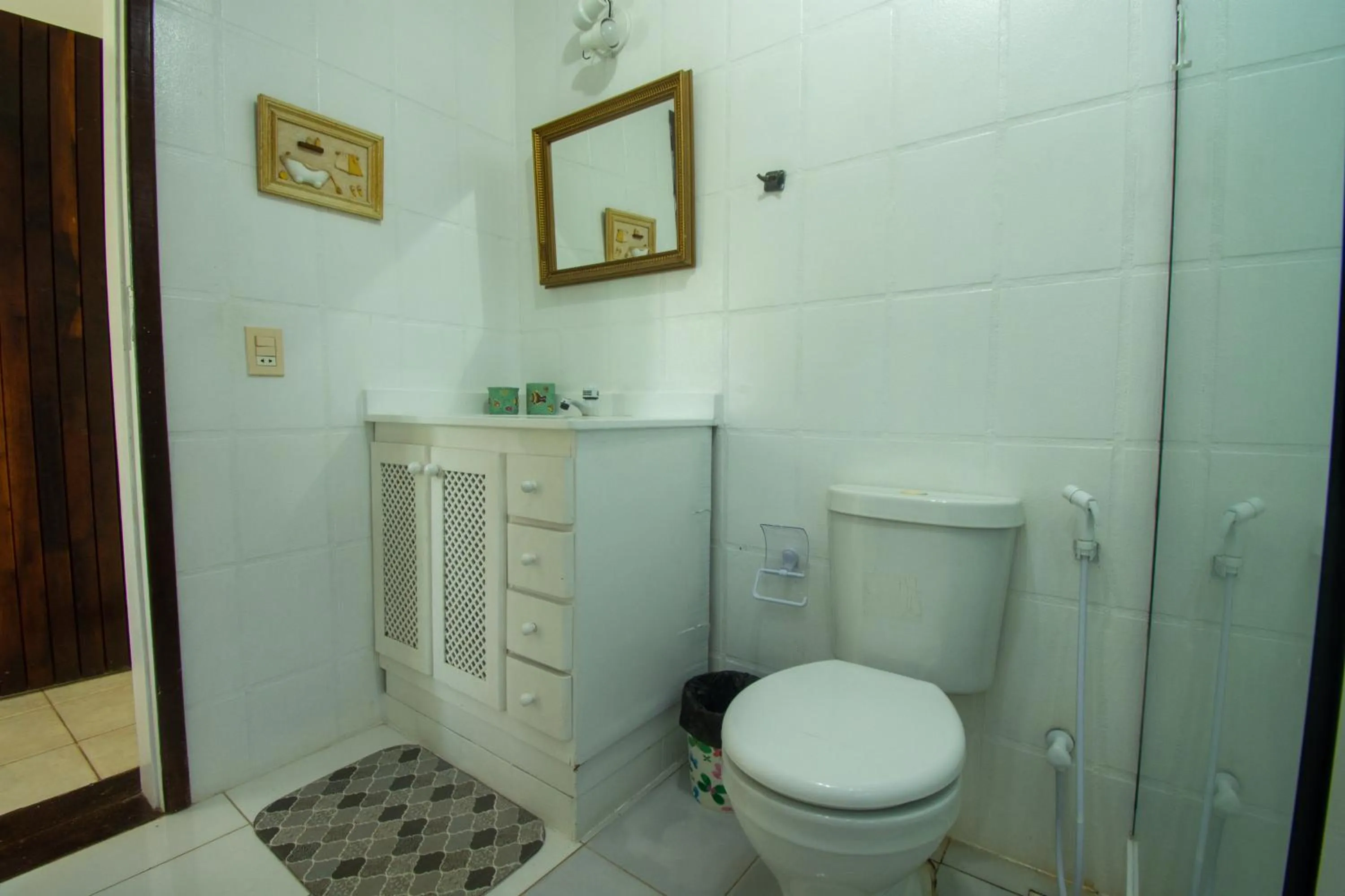 Toilet, Bathroom in Pousada Bella Geriba Buzios