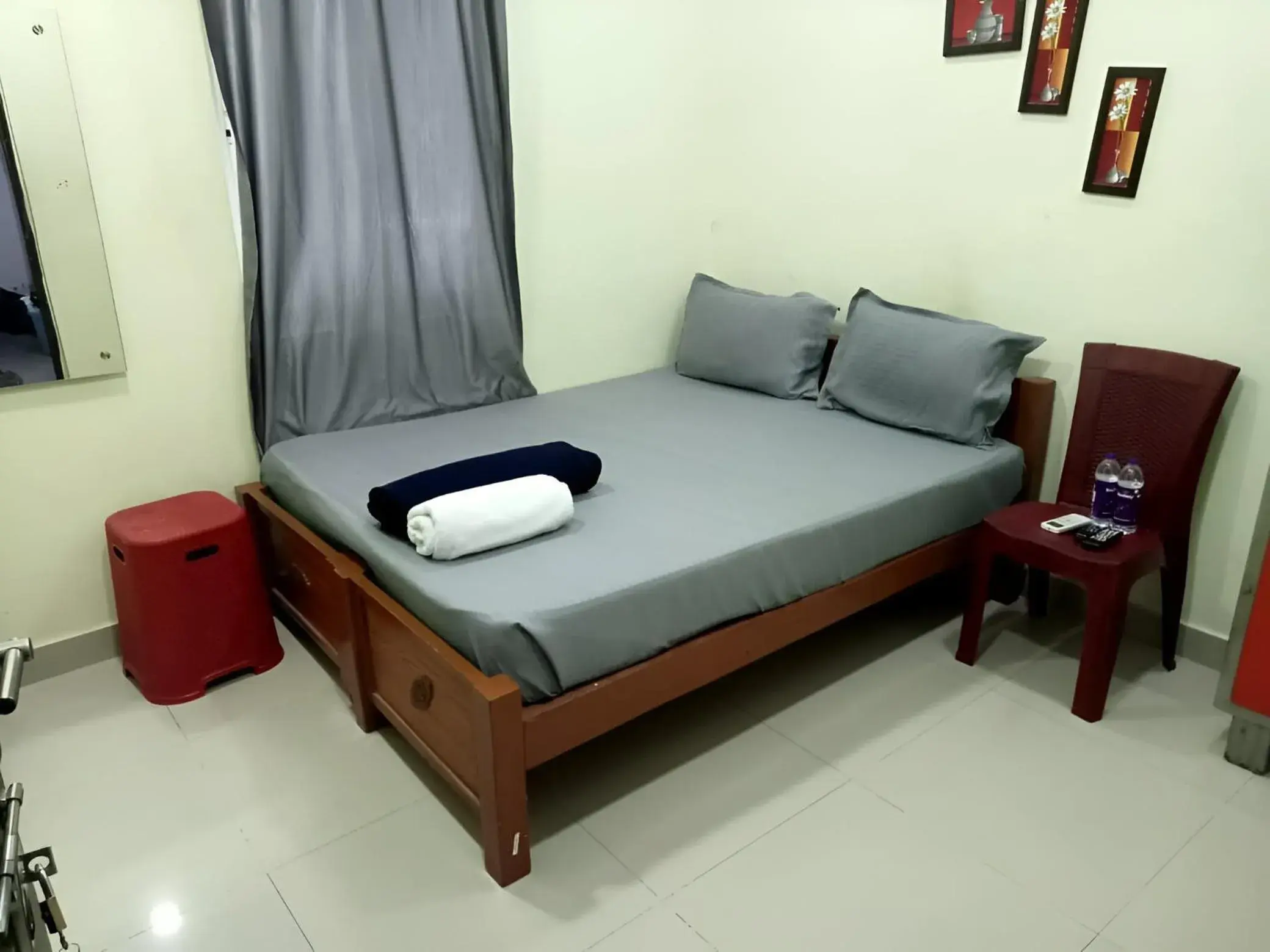 Standard Double Room with Fan - single occupancy in Hotel Yellow Bells Standard Double Room with Fan - single occupancy in Hotel Yellow Bells