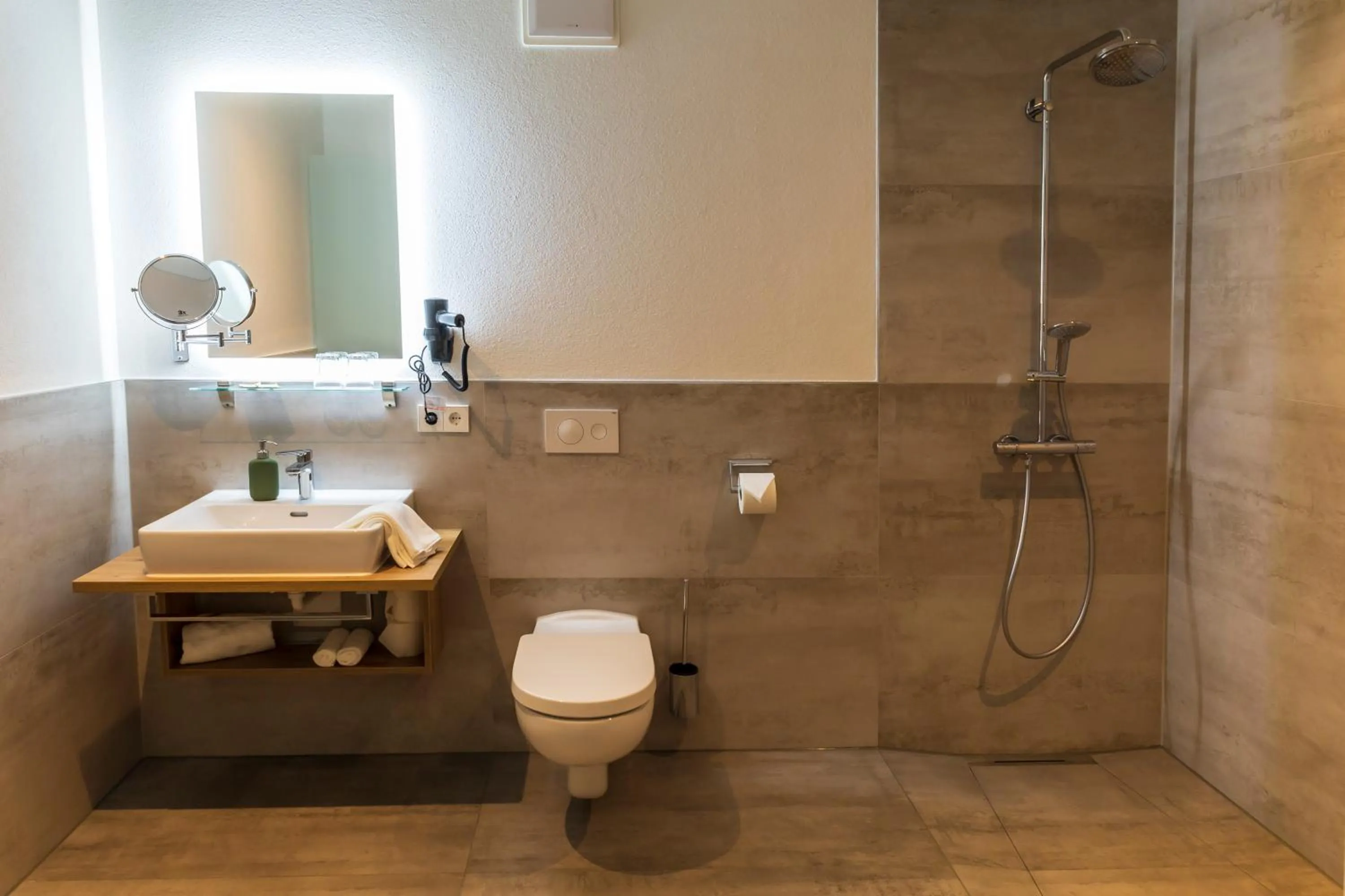 Shower in DAS GEORG Gästehaus in Epfendorf