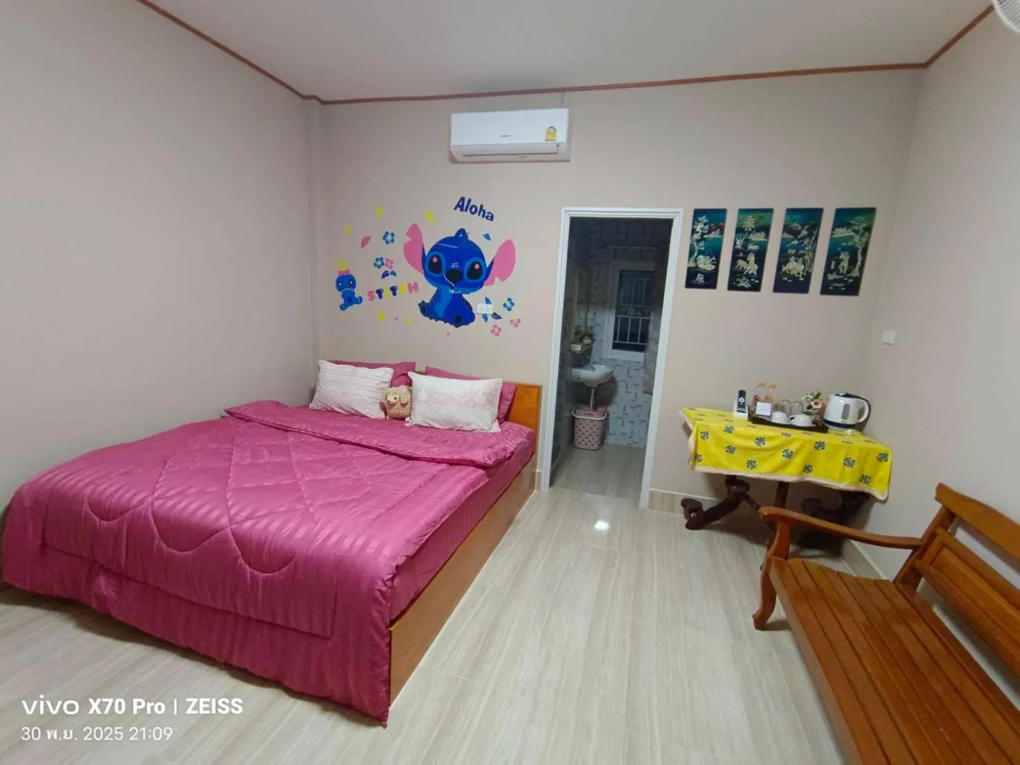 Bedroom, Bed in Da-Kanda Boutique