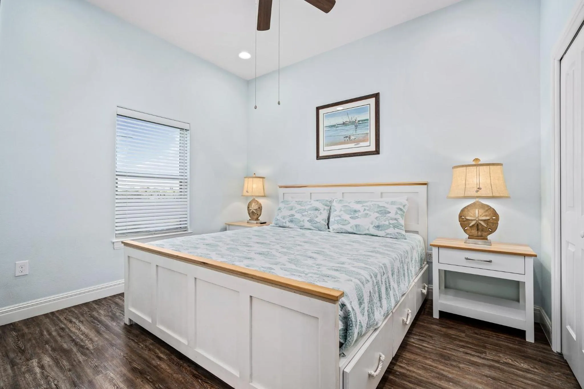 Property building, Bed in Barnacle House