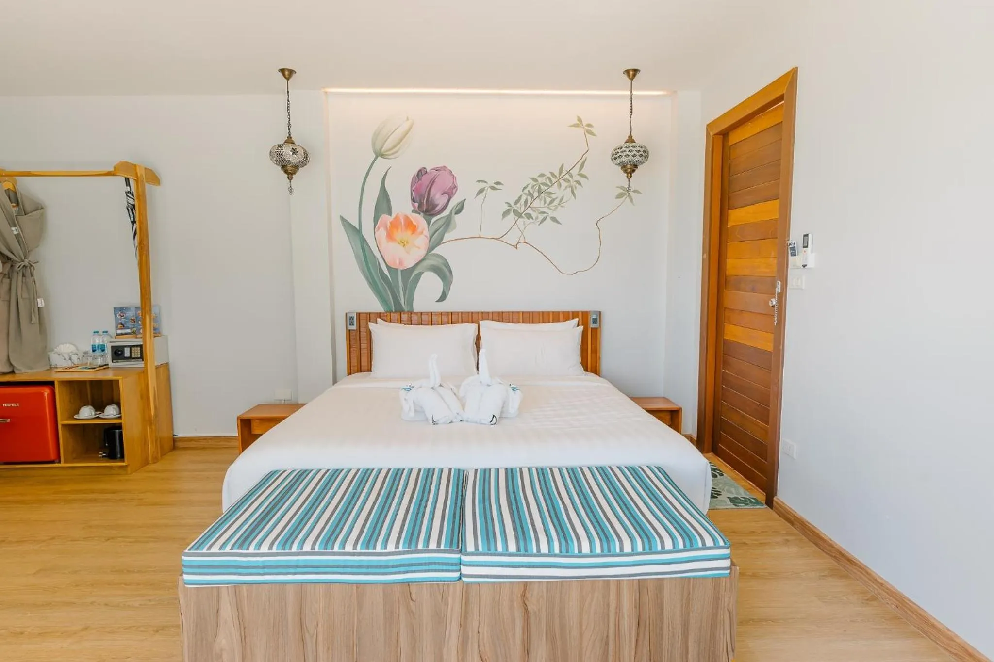 Bed in Diamond Beach Resort