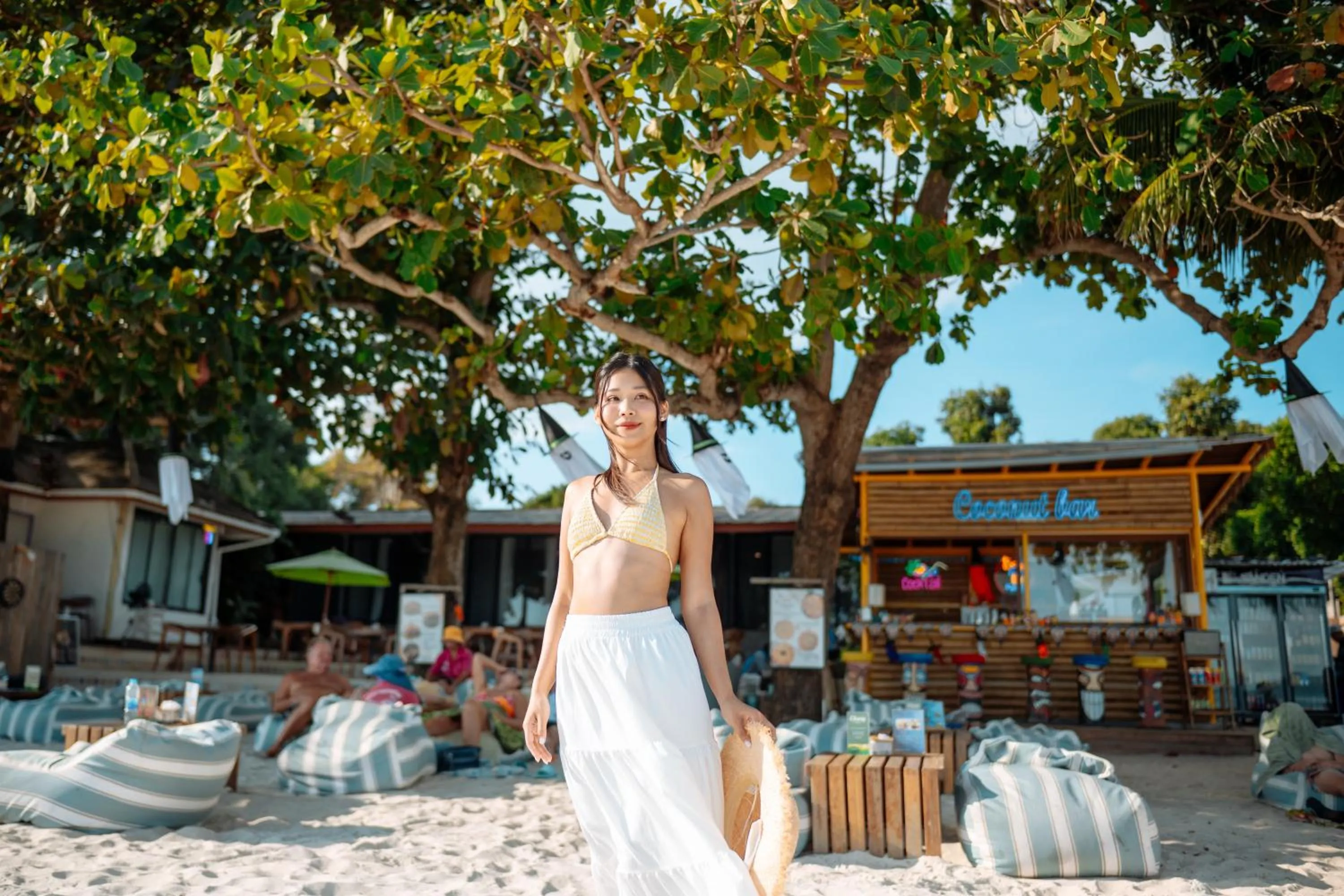 Lounge or bar in Diamond Beach Resort