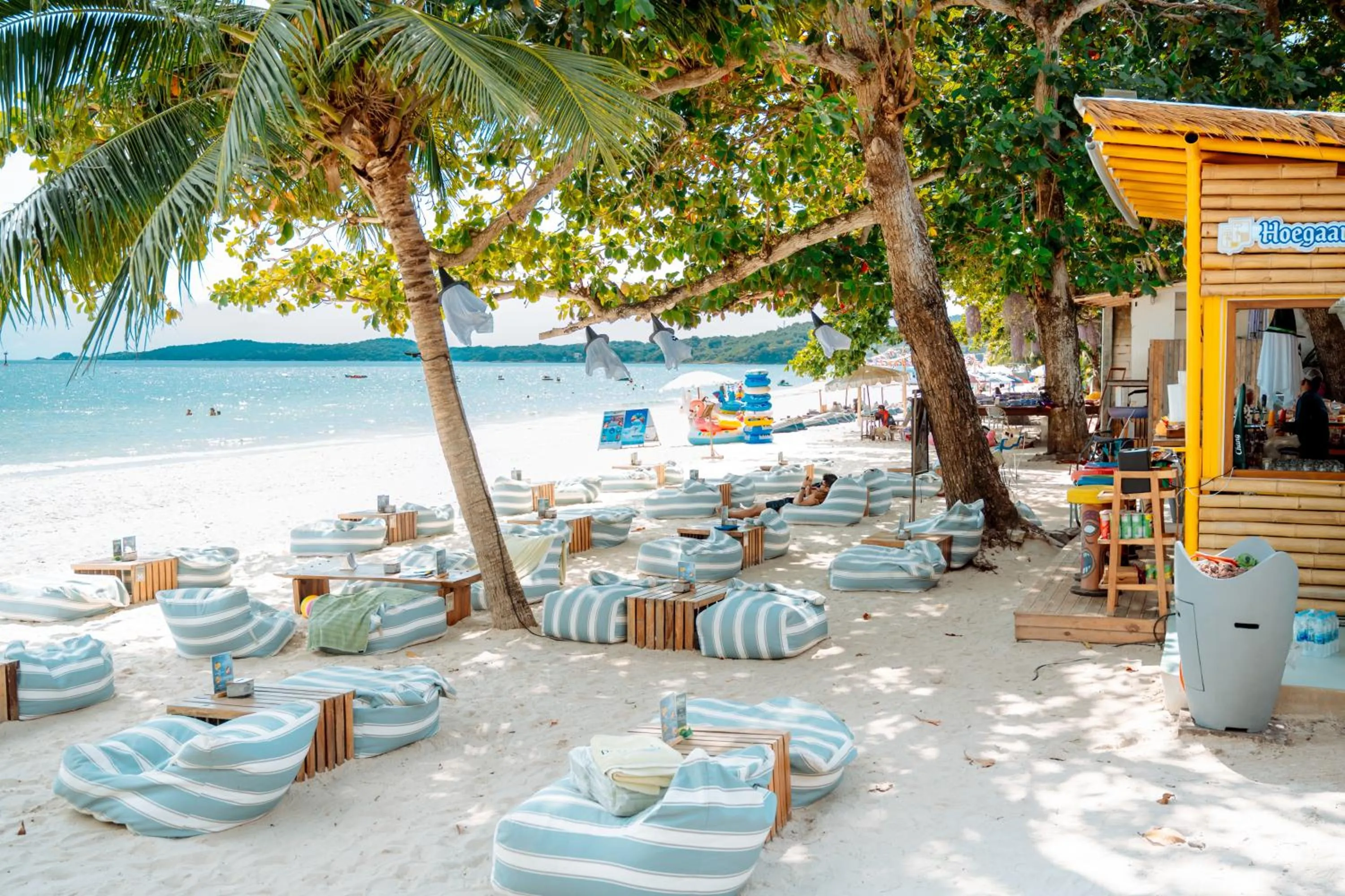 Restaurant/places to eat in Diamond Beach Resort
