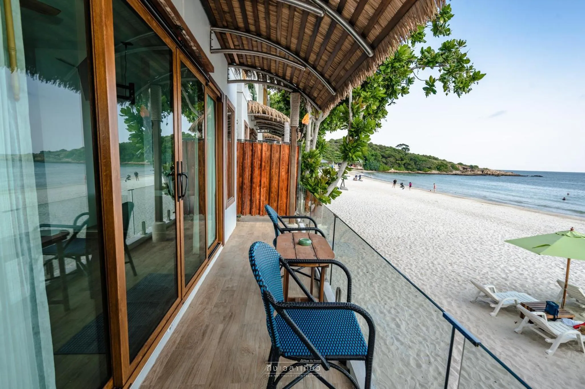 Seating area in Diamond Beach Resort