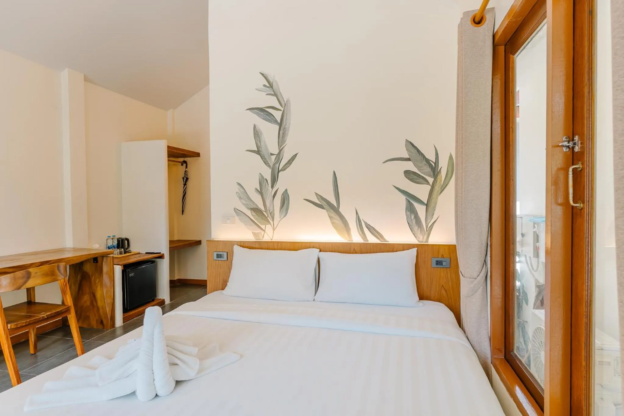 Photo of the whole room, Bed in Diamond Beach Resort