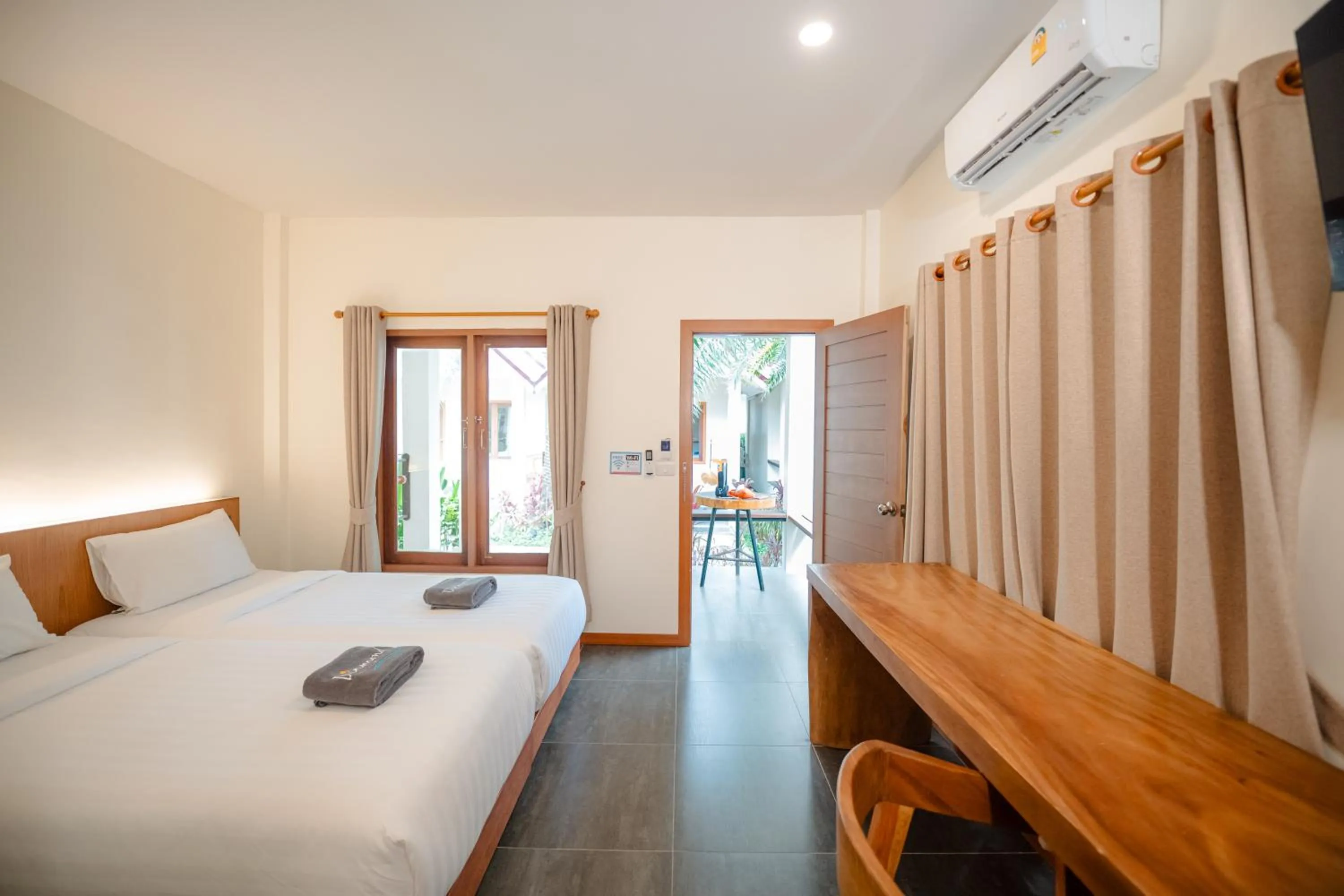 Photo of the whole room, Bed in Diamond Beach Resort