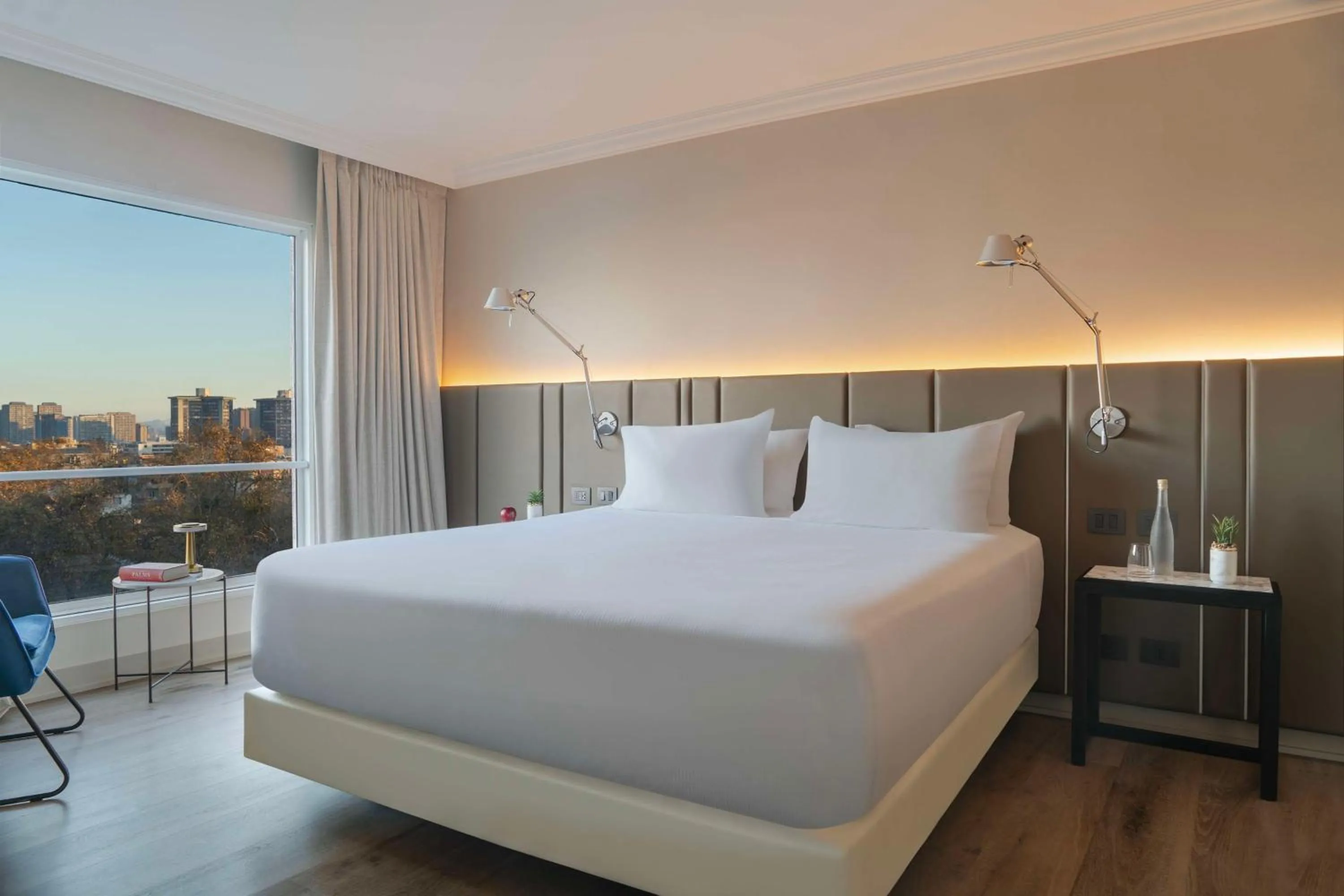 Bedroom, Bed in NH Ciudad de Santiago