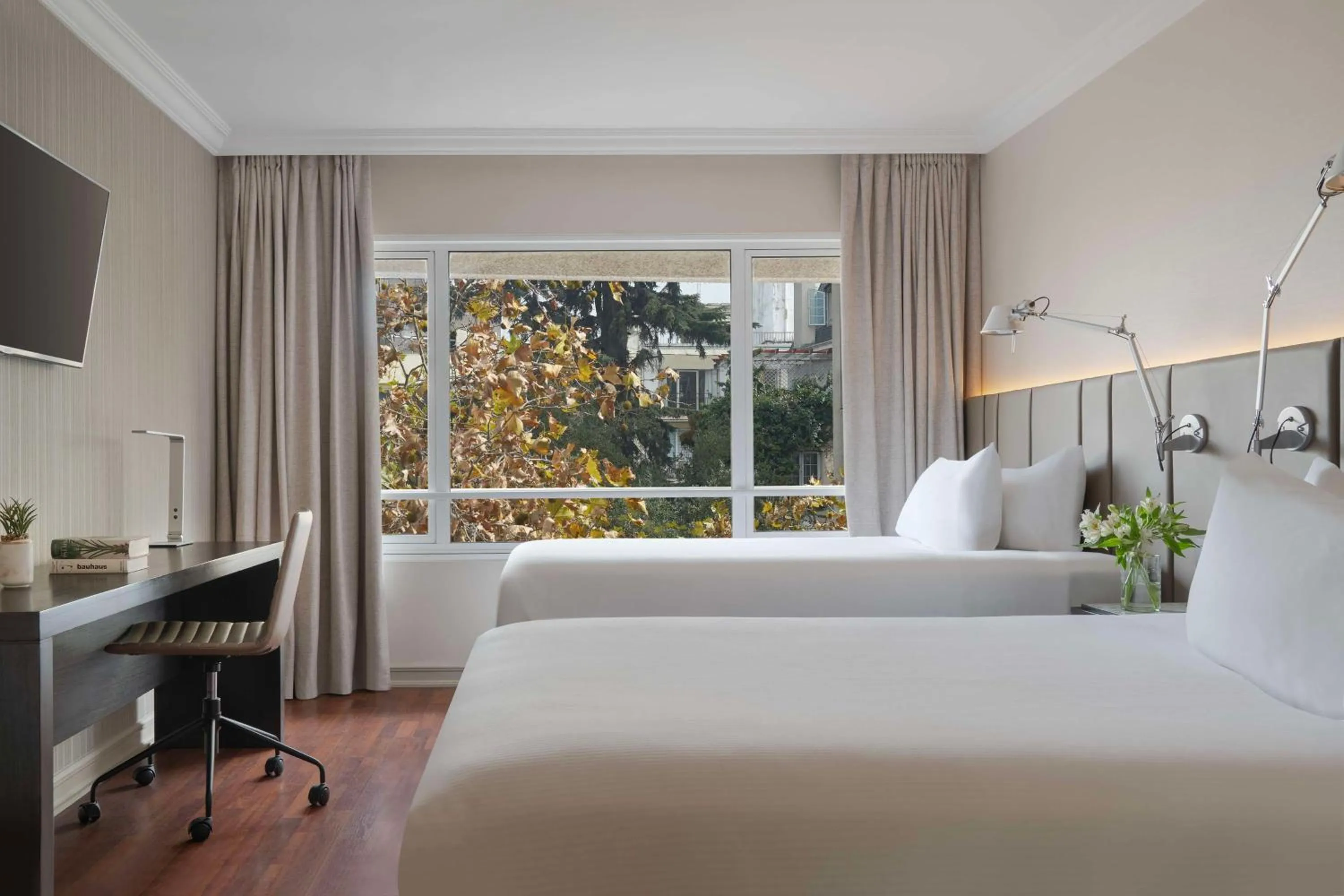 View (from property/room), Bed in NH Ciudad de Santiago