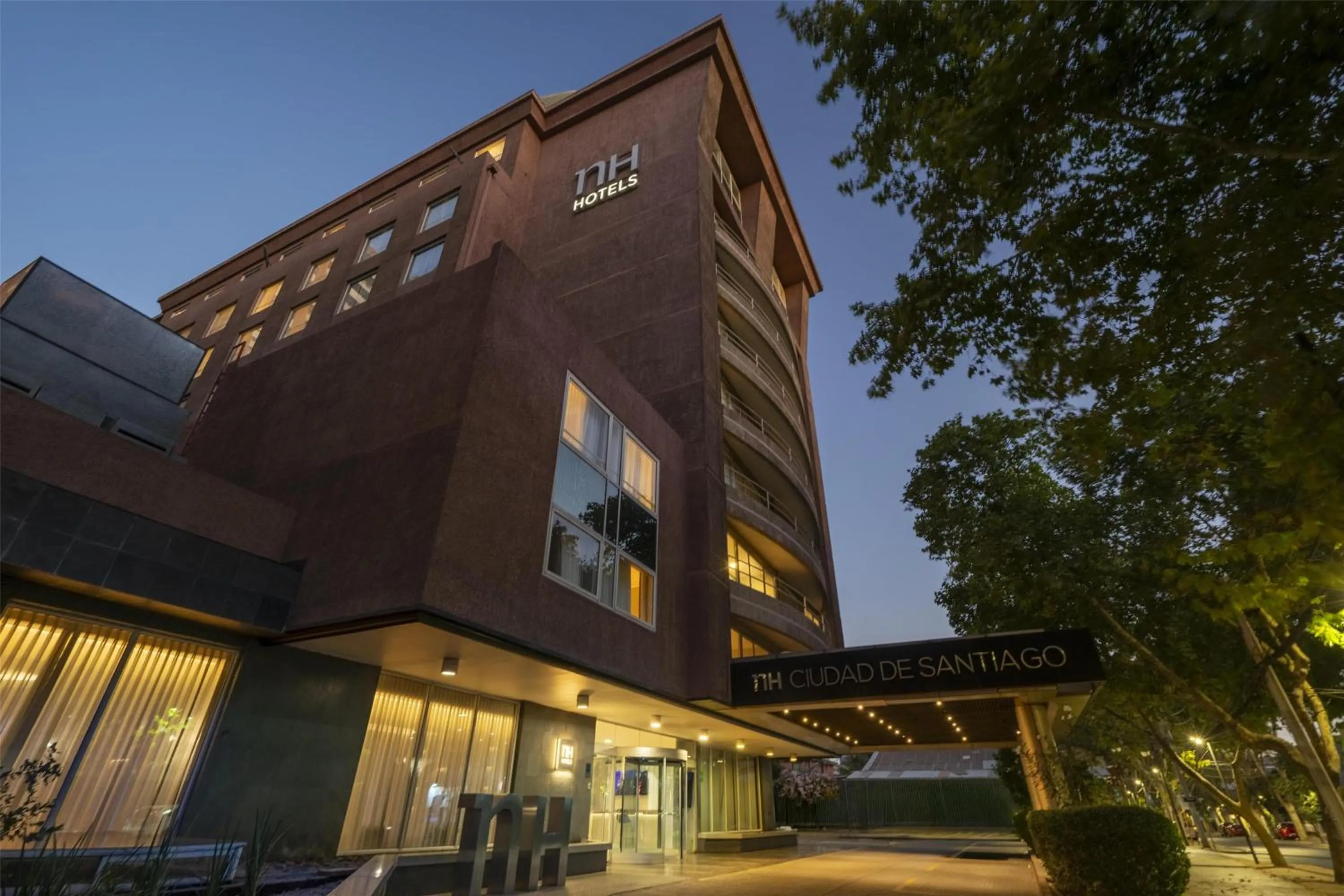 Property building in NH Ciudad de Santiago