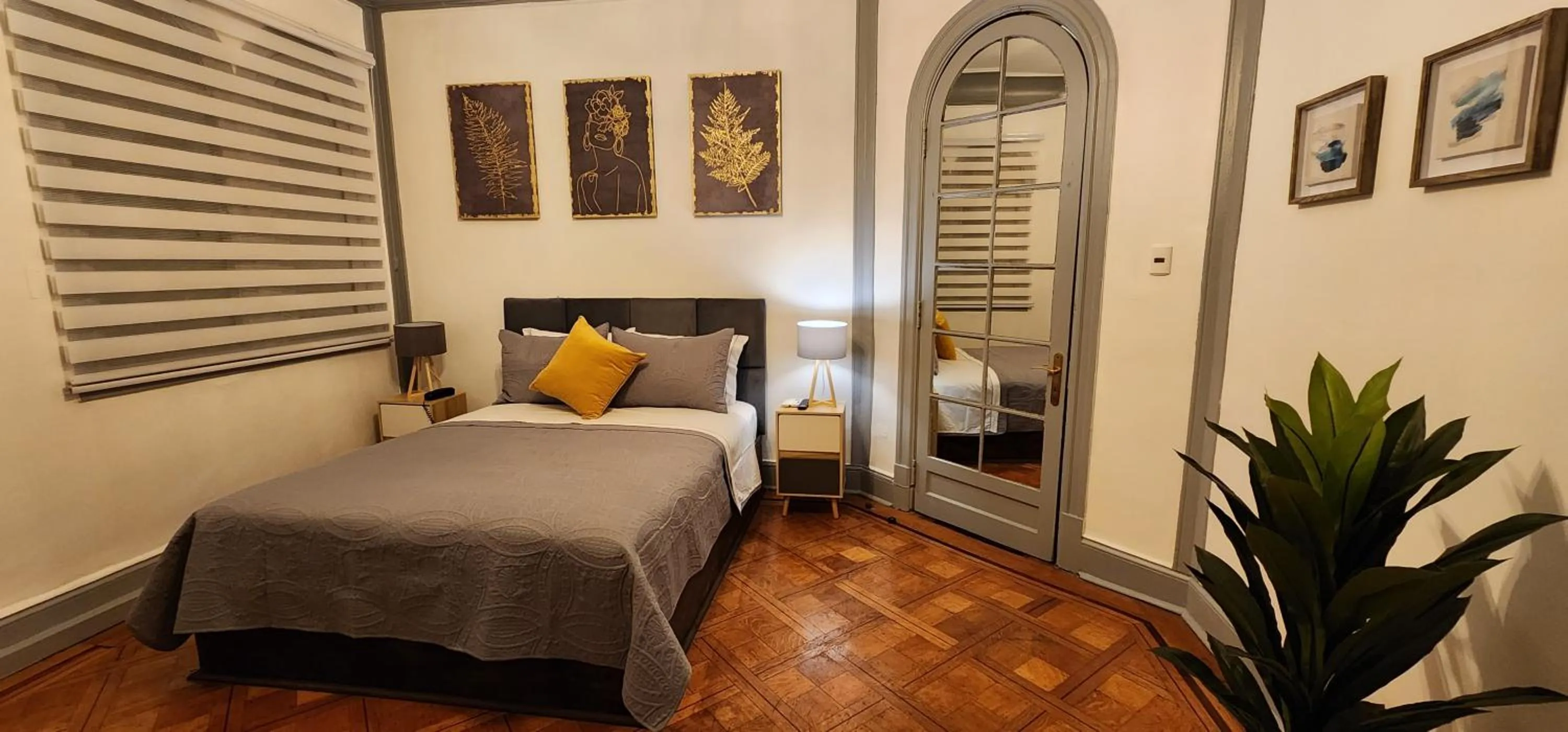 Bed in Hotel Voila Londres