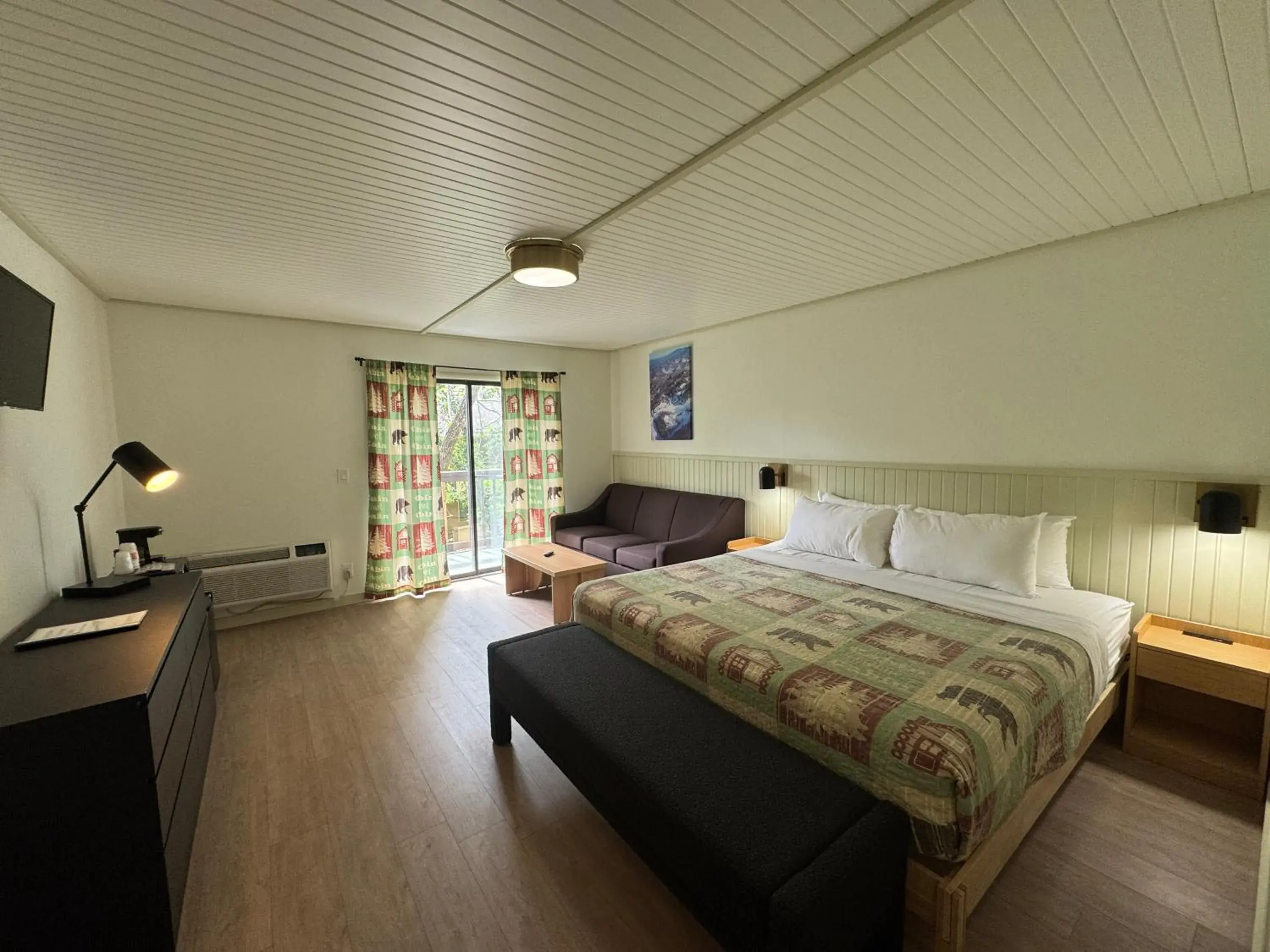 King Room with Balcony in Ski Mountain Lodge King Room with Balcony in Ski Mountain Lodge