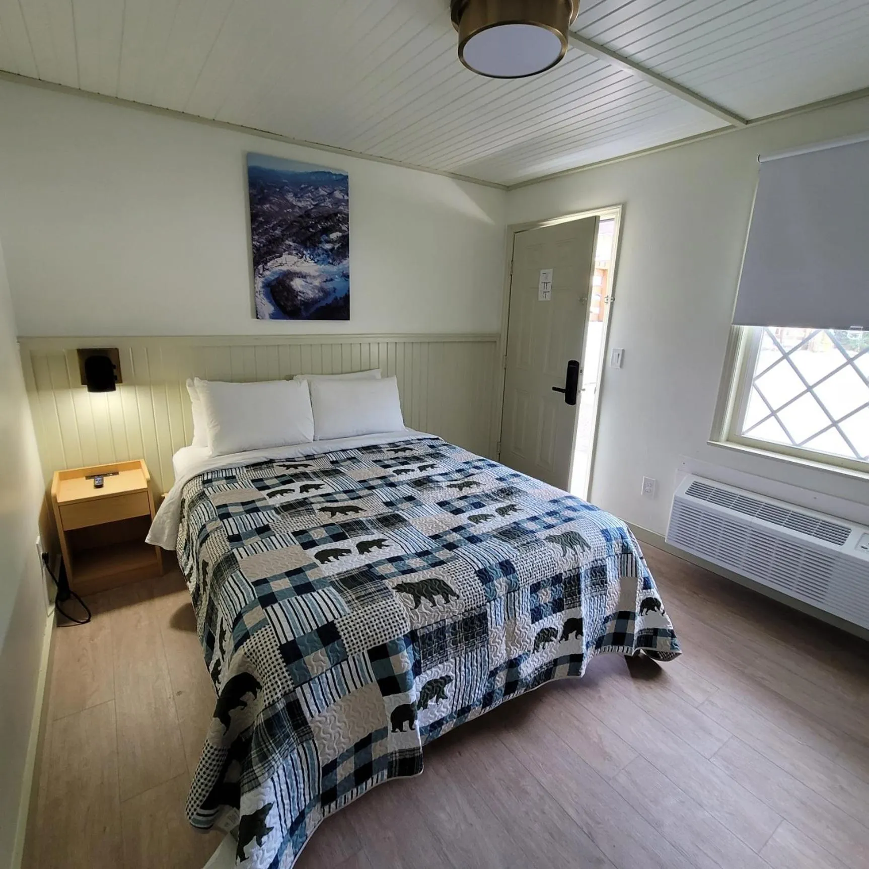 Bedroom, Bed in Ski Mountain Lodge