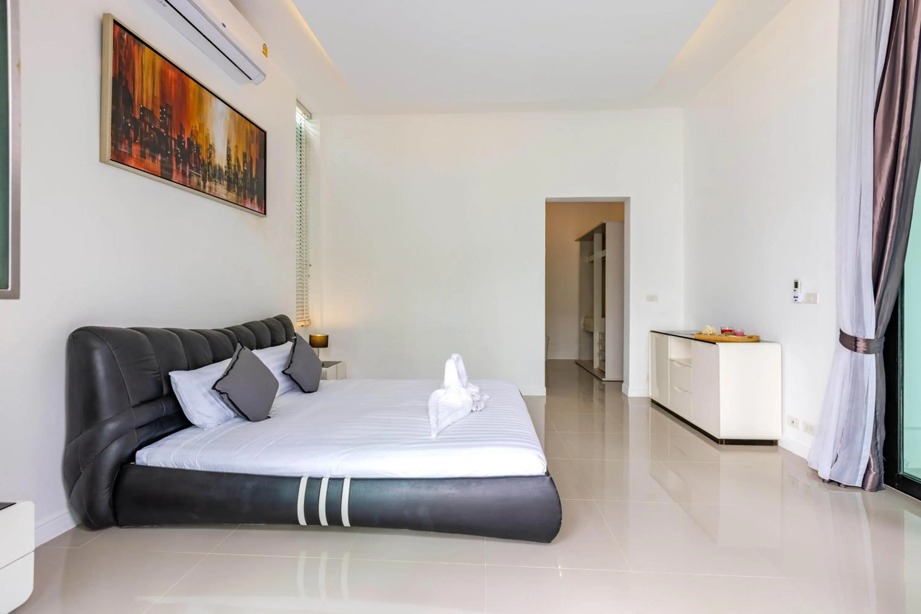 Bed in 3 Bedroom Pool Villa BL2