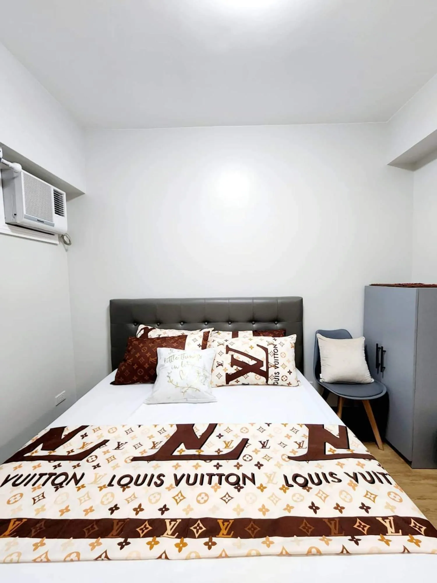 Bed in Verdon Parc Condominium