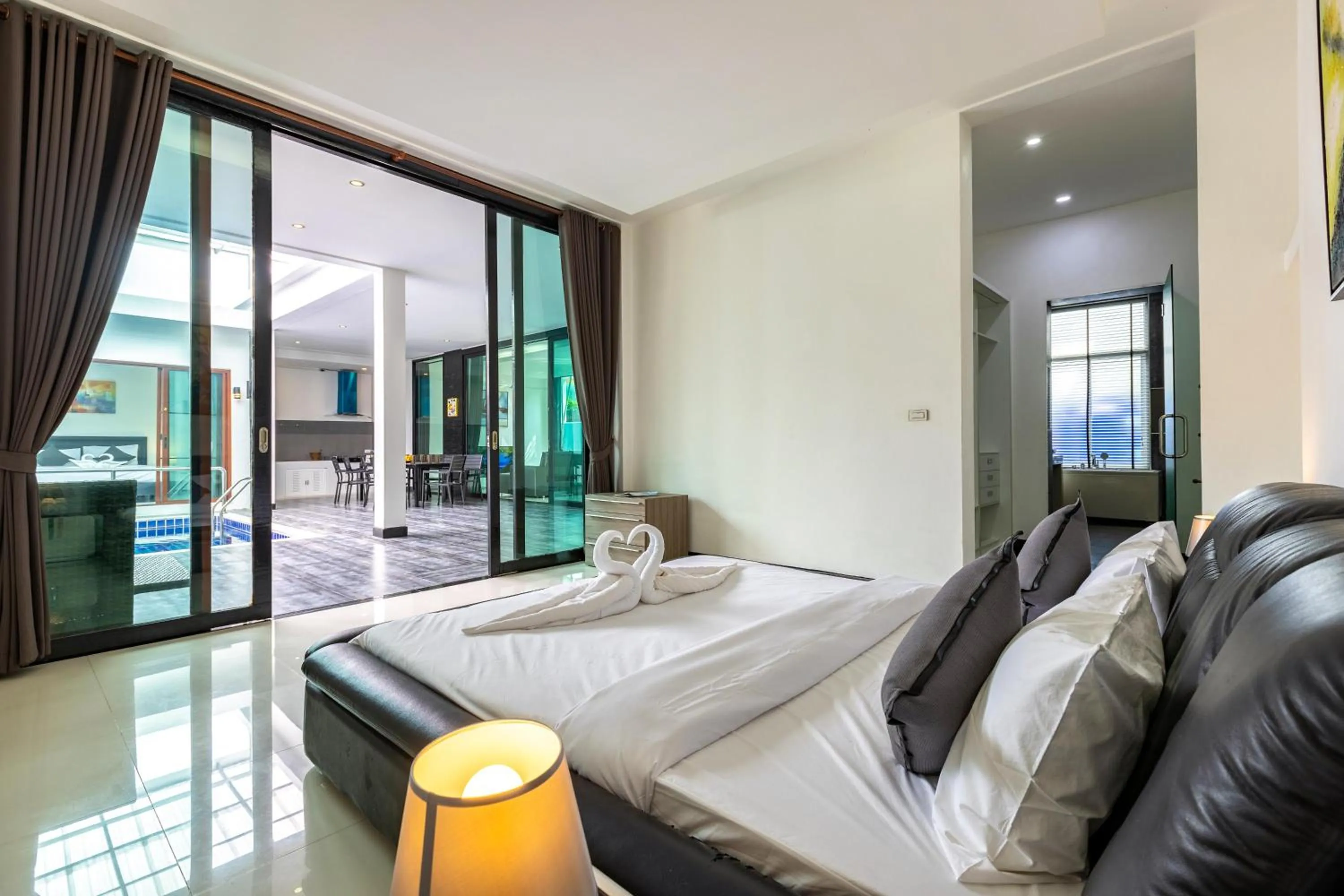 Bed in 4 Bedroom Modern Pool Villa BL10