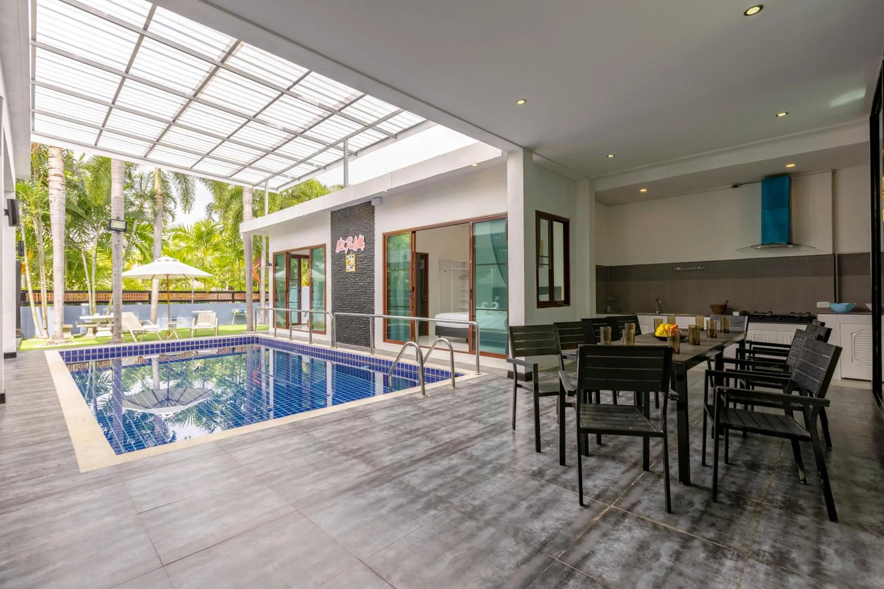 4 Bedroom Modern Pool Villa BL10