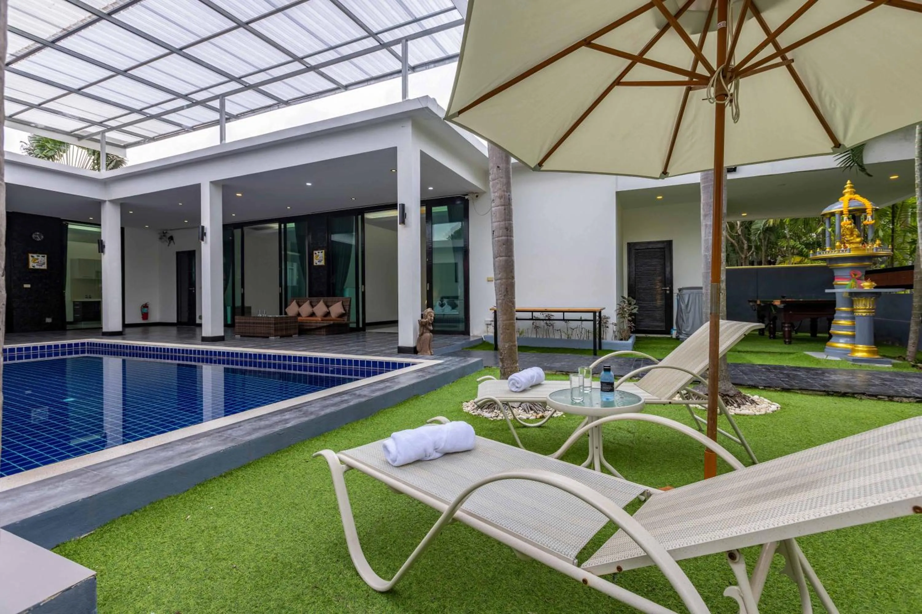 4 Bedroom Modern Pool Villa BL10