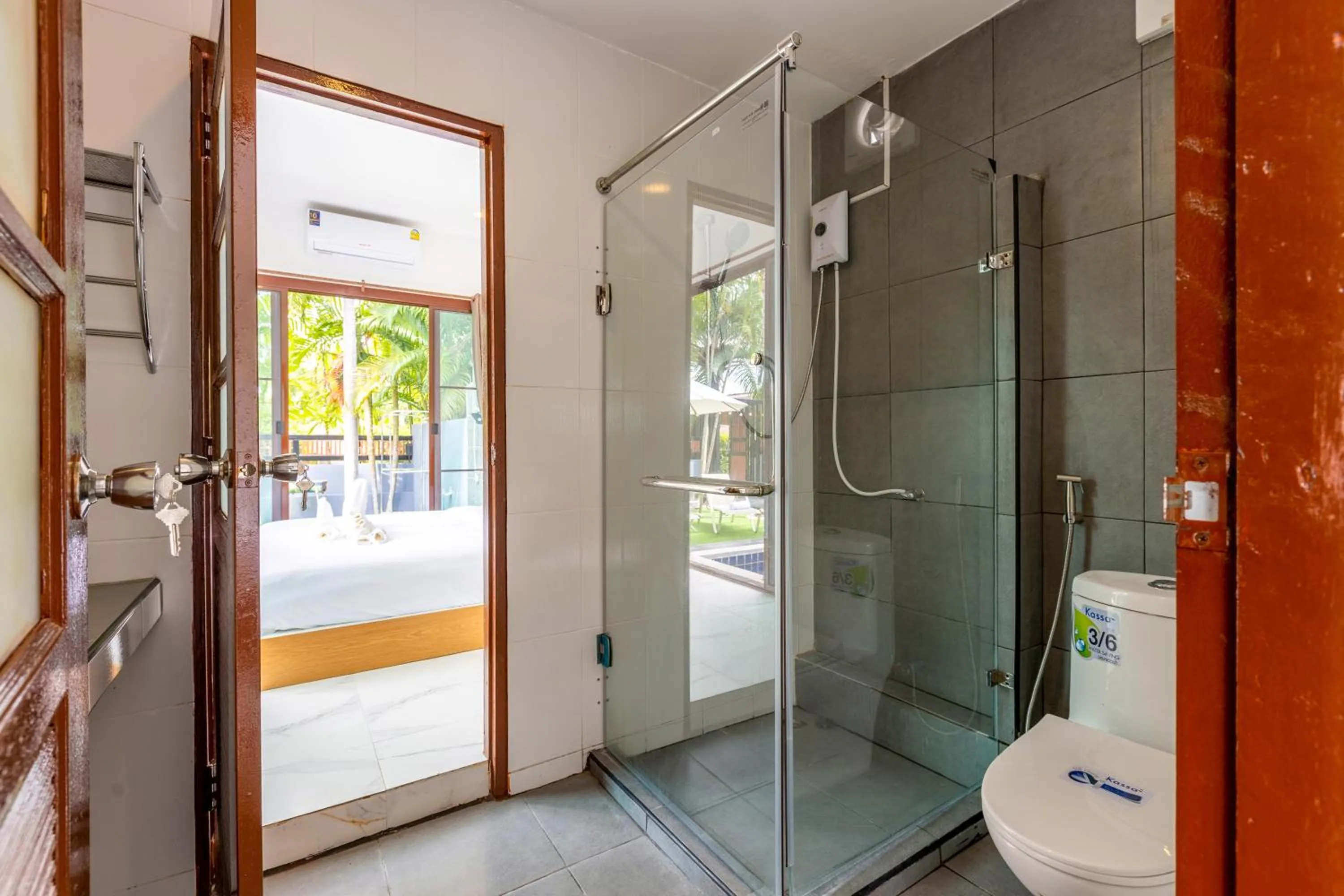 4 Bedroom Modern Pool Villa BL10