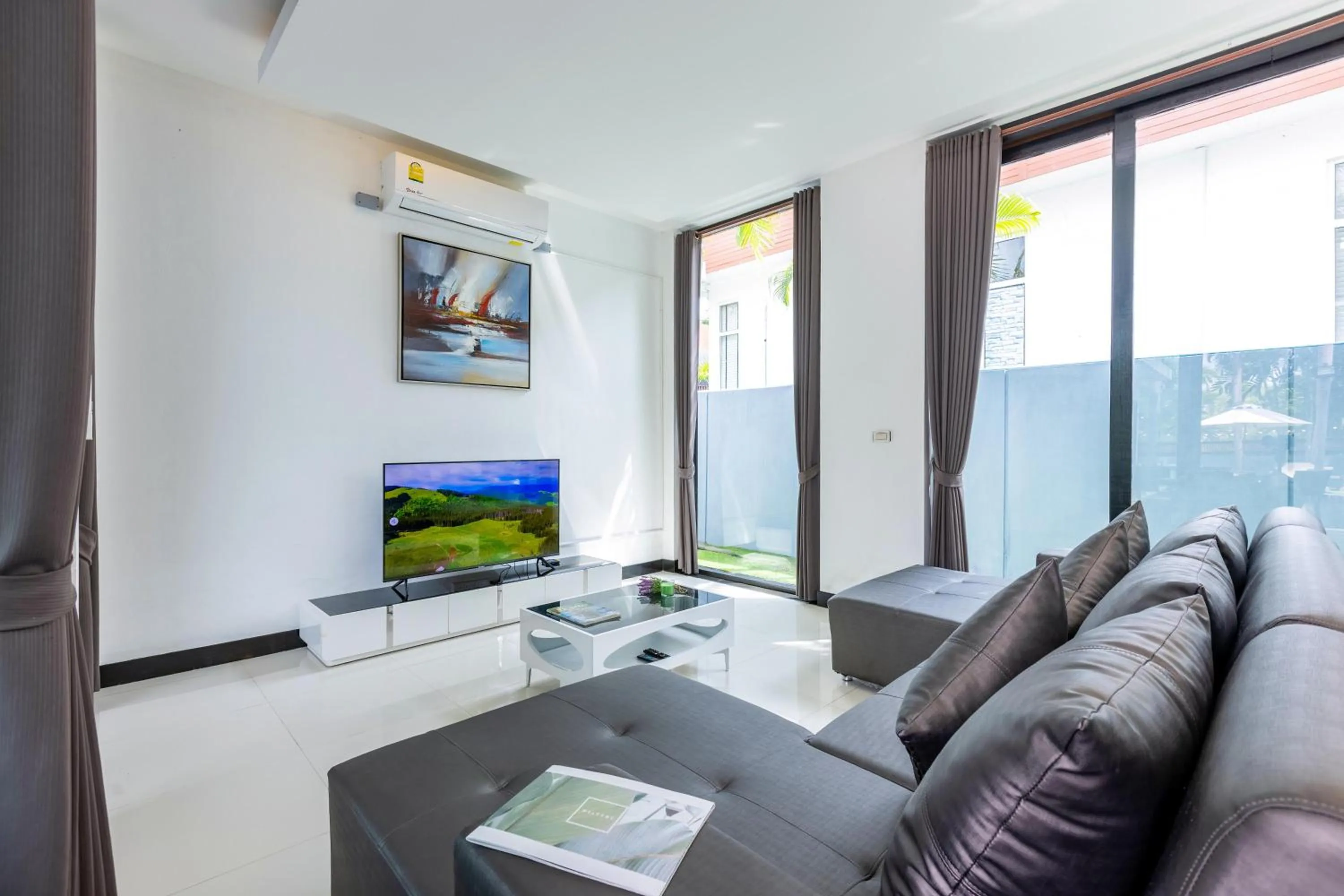 4 Bedroom Modern Pool Villa BL10