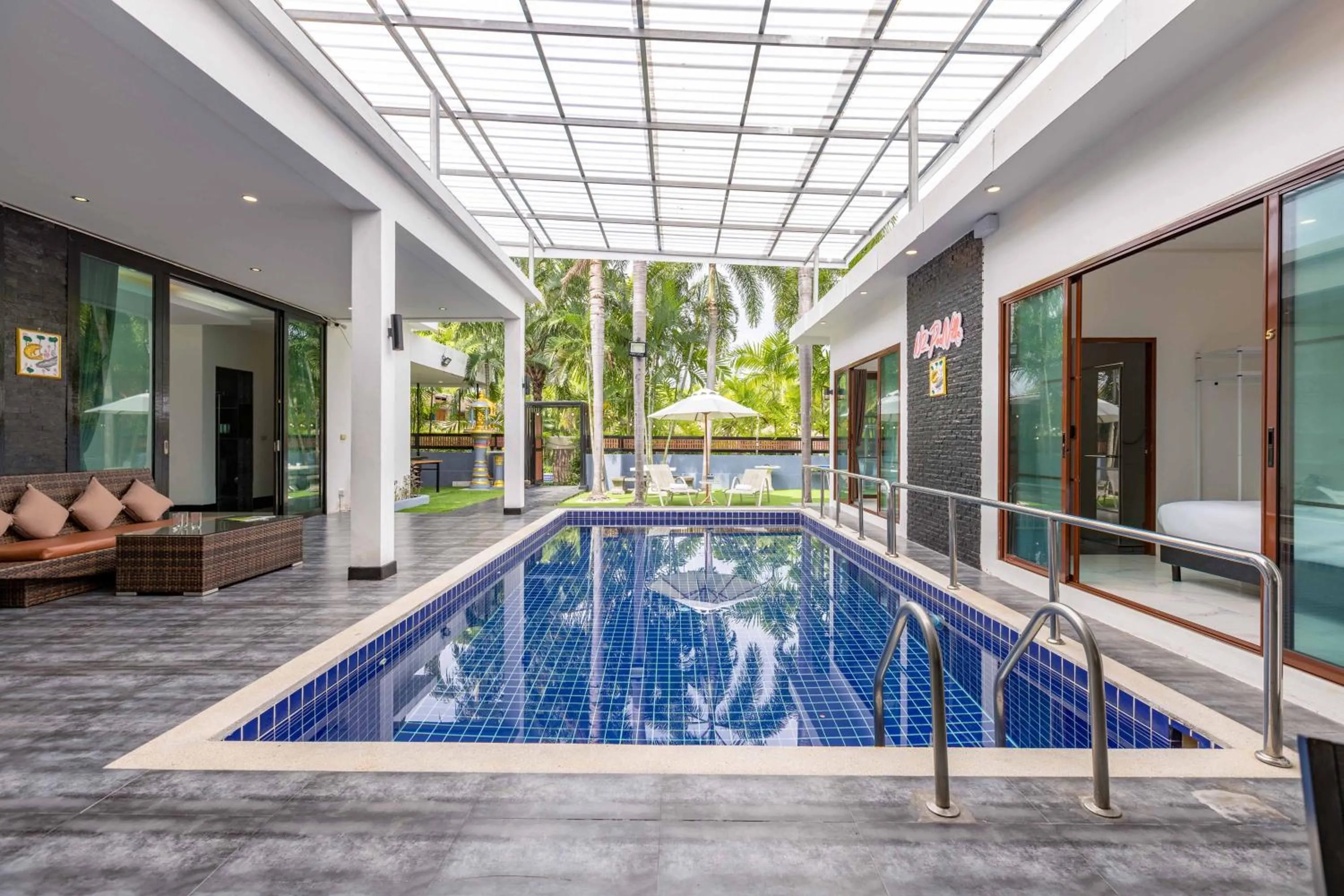 4 Bedroom Modern Pool Villa BL10